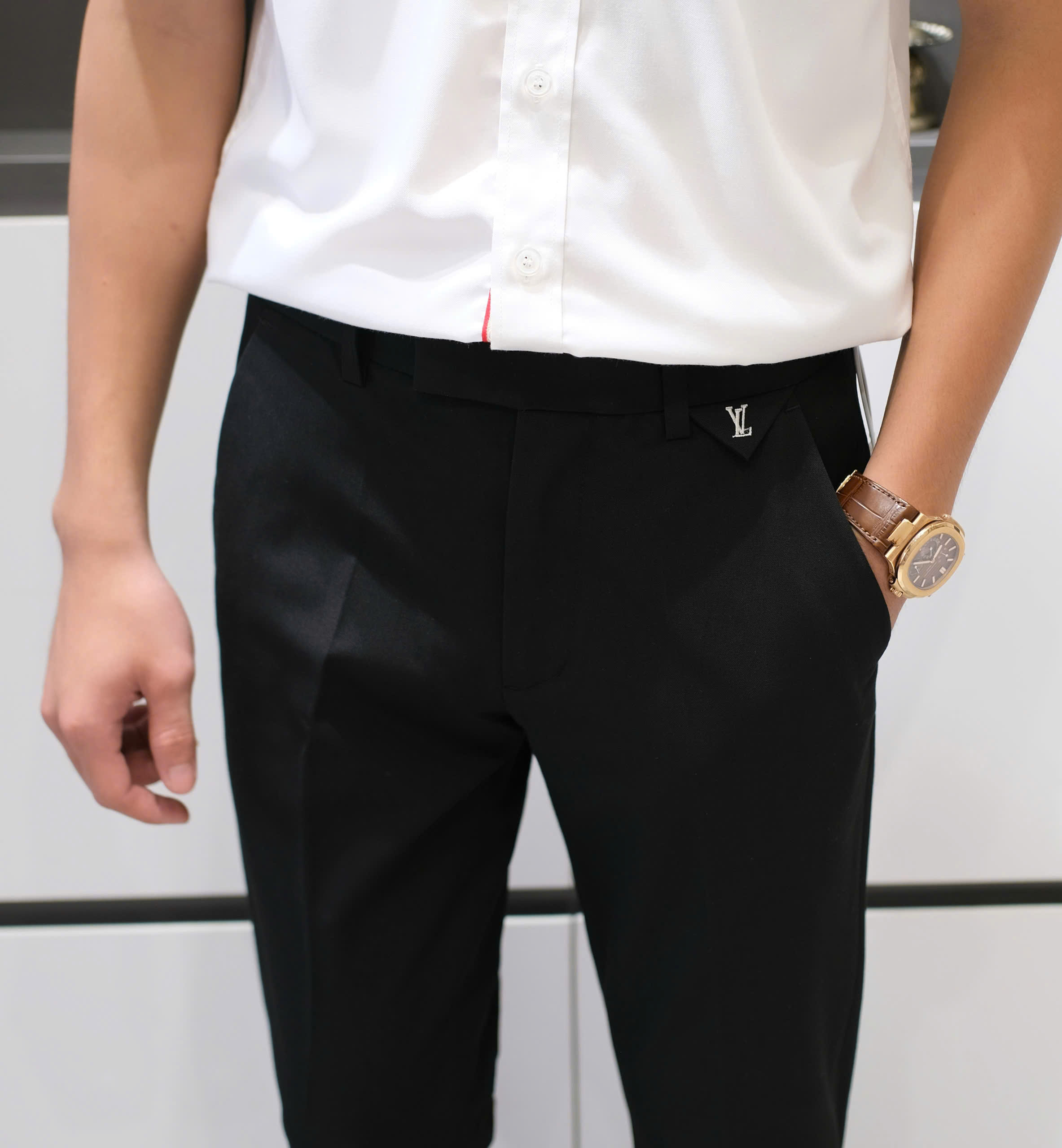 Quần âu tây Louis Vuitton LV Đen logo tag bạc Like Auth 28-36 DDT