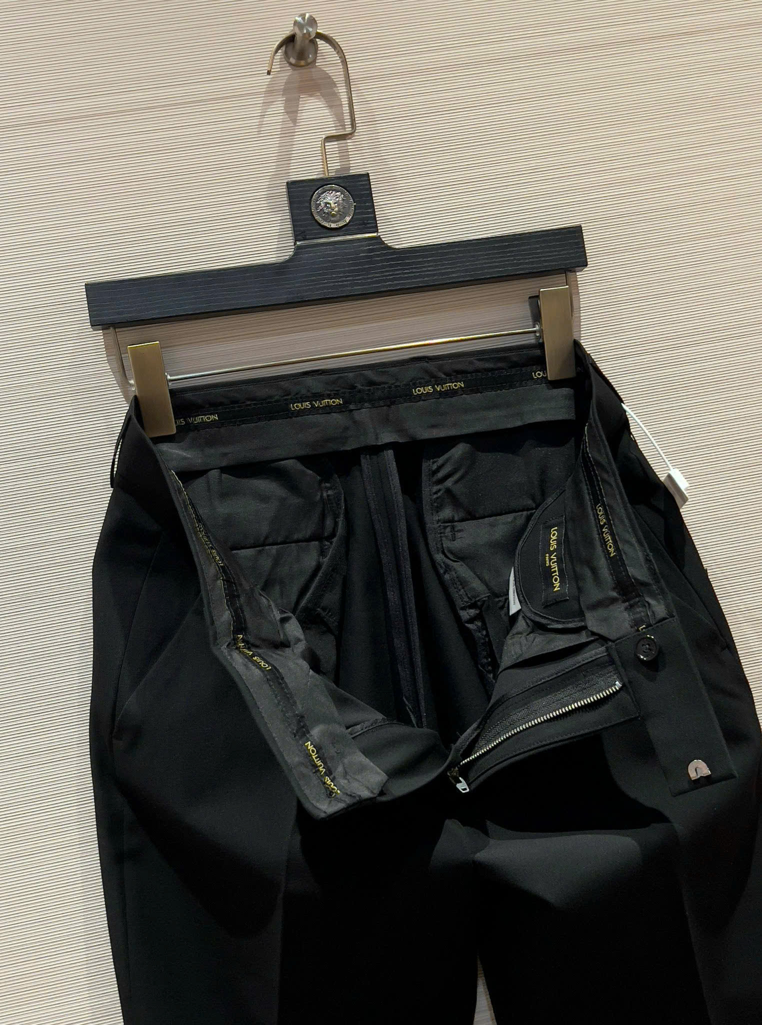 Quần âu tây Louis Vuitton LV Đen logo tag bạc monogram Like Auth 28-36 DDT