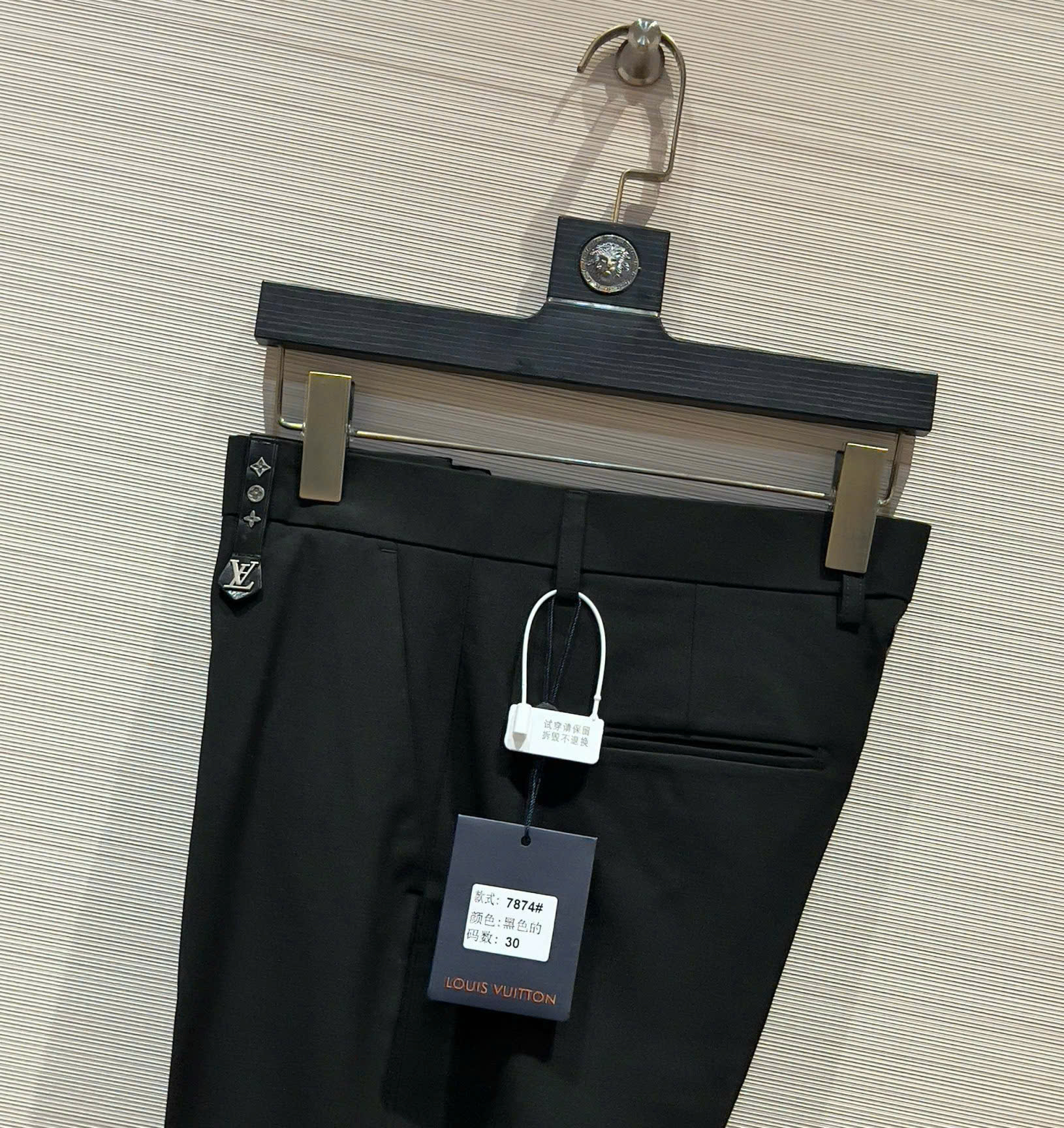 Quần âu tây Louis Vuitton LV Đen logo tag bạc monogram Like Auth 28-36 DDT