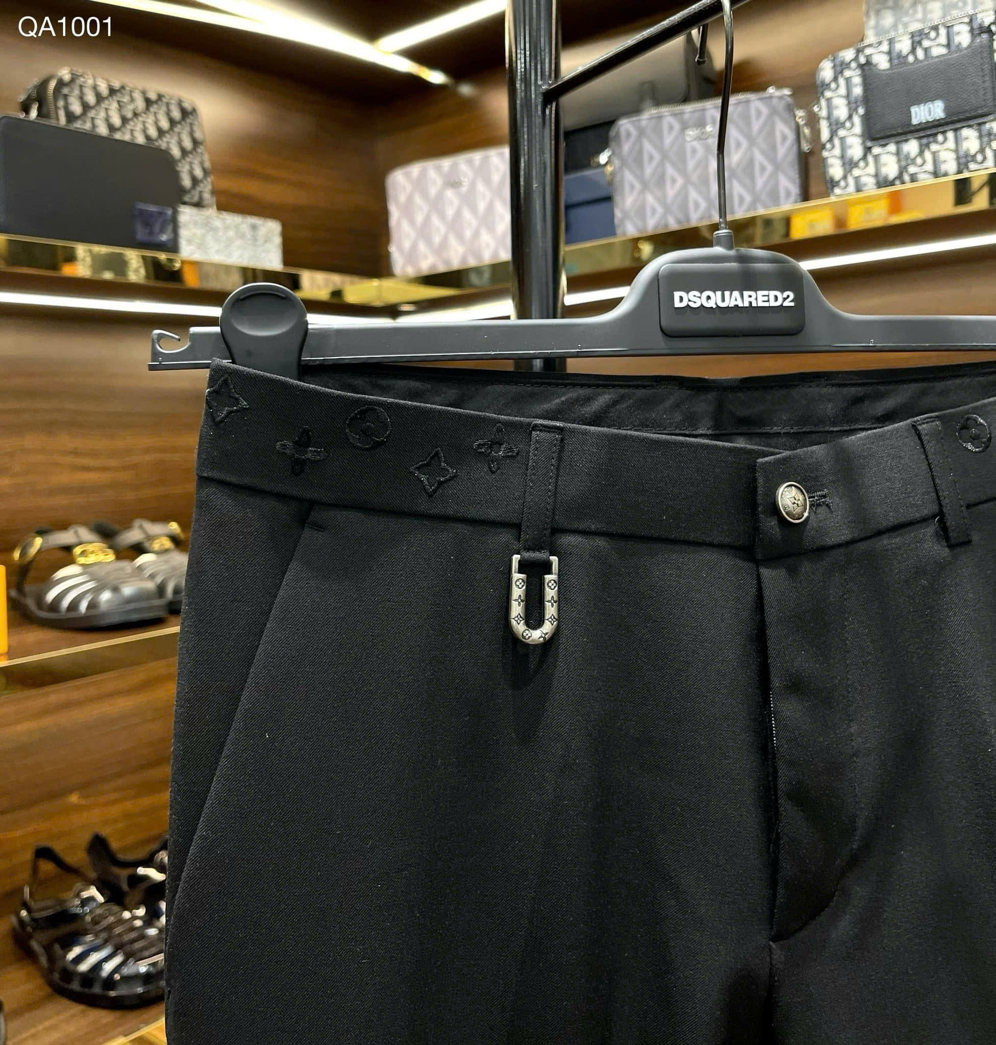 Quần âu tây Louis Vuitton LV Đen tag móc bạc logo thêu cạp Like Auth 28-36 DDT MK