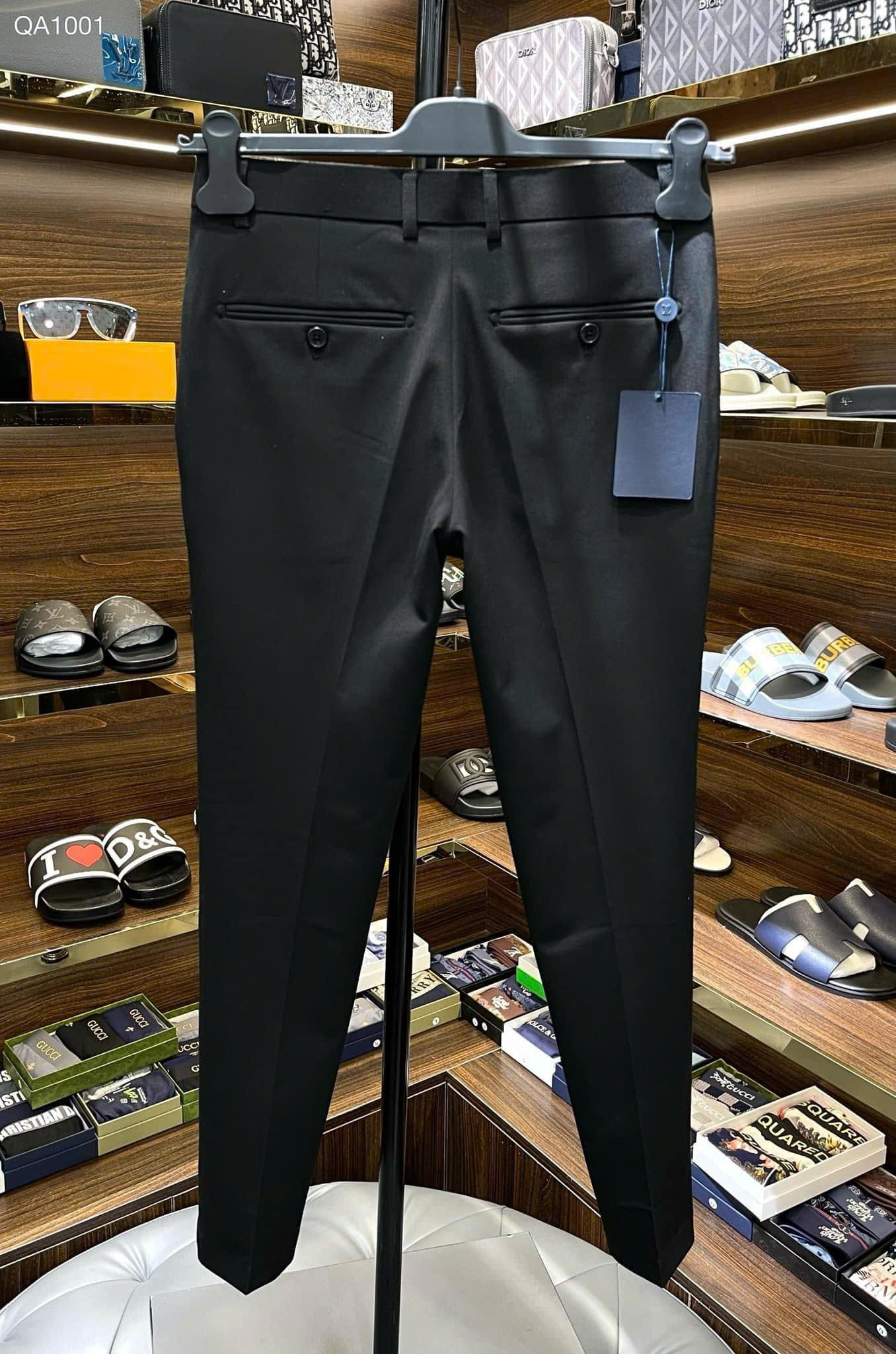 Quần âu tây Louis Vuitton LV Đen tag móc bạc logo thêu cạp Like Auth 28-36 DDT MK