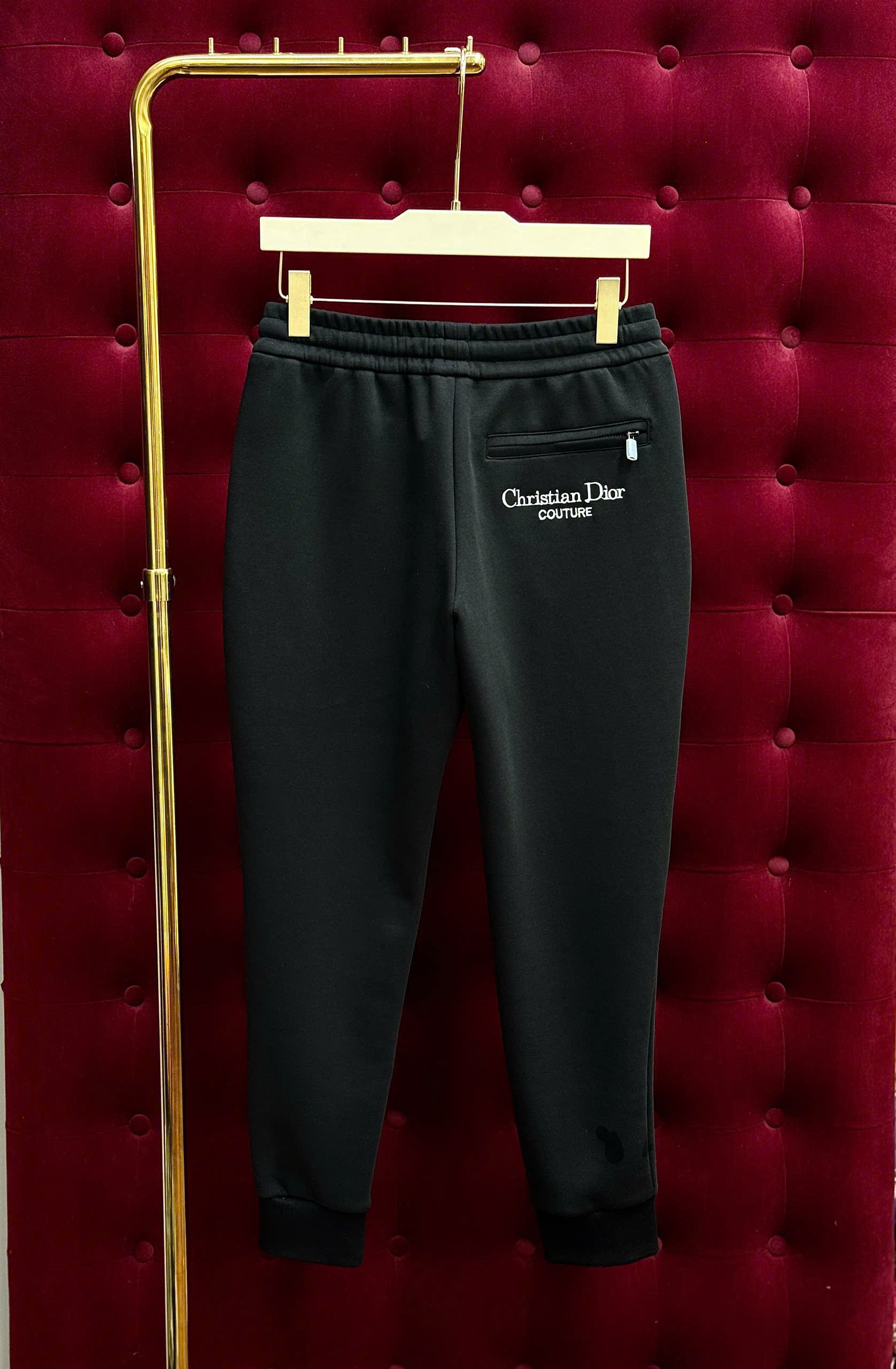 Quần Jogger Dior CD Đen logo thêu Ong Trắng đùi Like AUth 44-50 CD