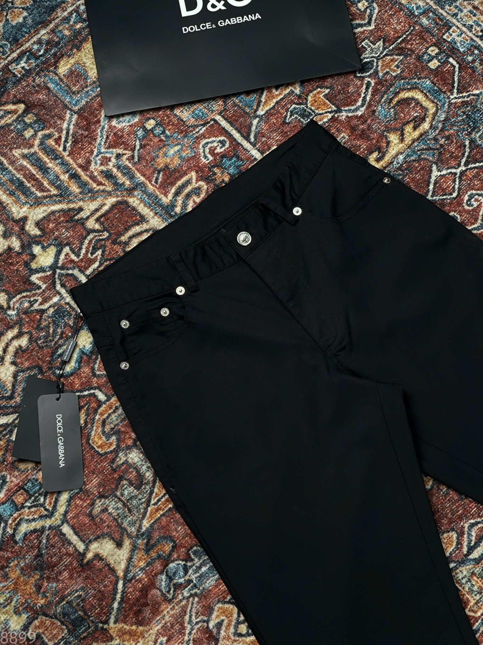 Quần kaki Dolce Gabbana Đen trơn logo DG tag vàng Like Auth 28-36 DDT