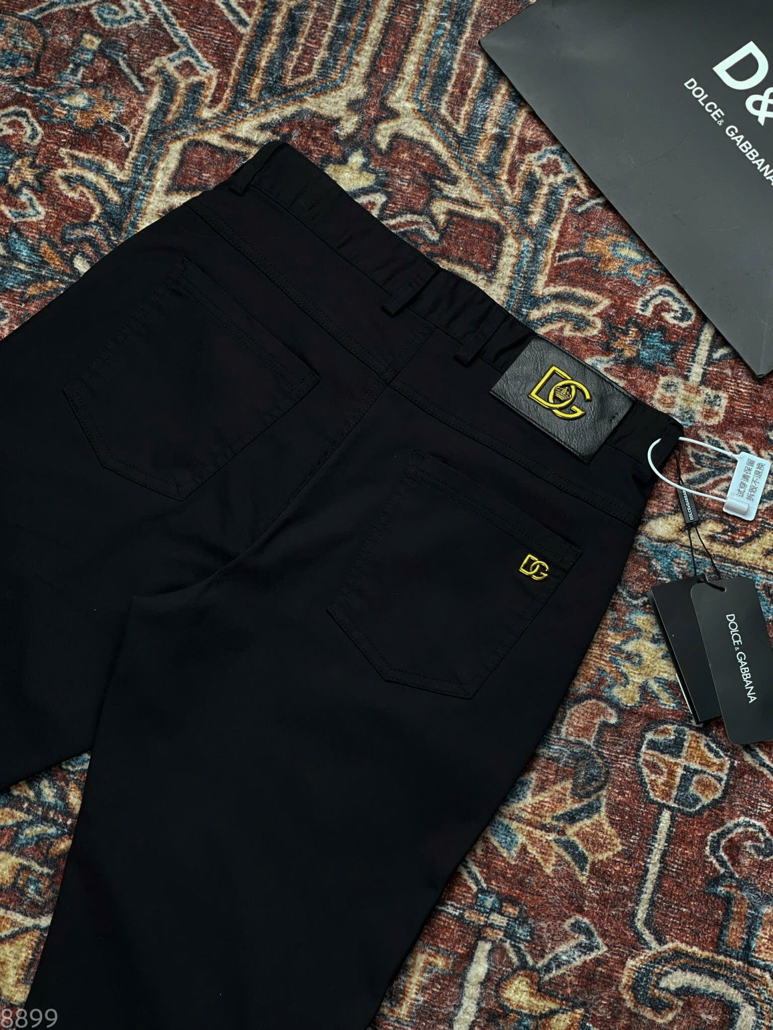 Quần kaki Dolce Gabbana Đen trơn logo DG tag vàng Like Auth 28-36 DDT
