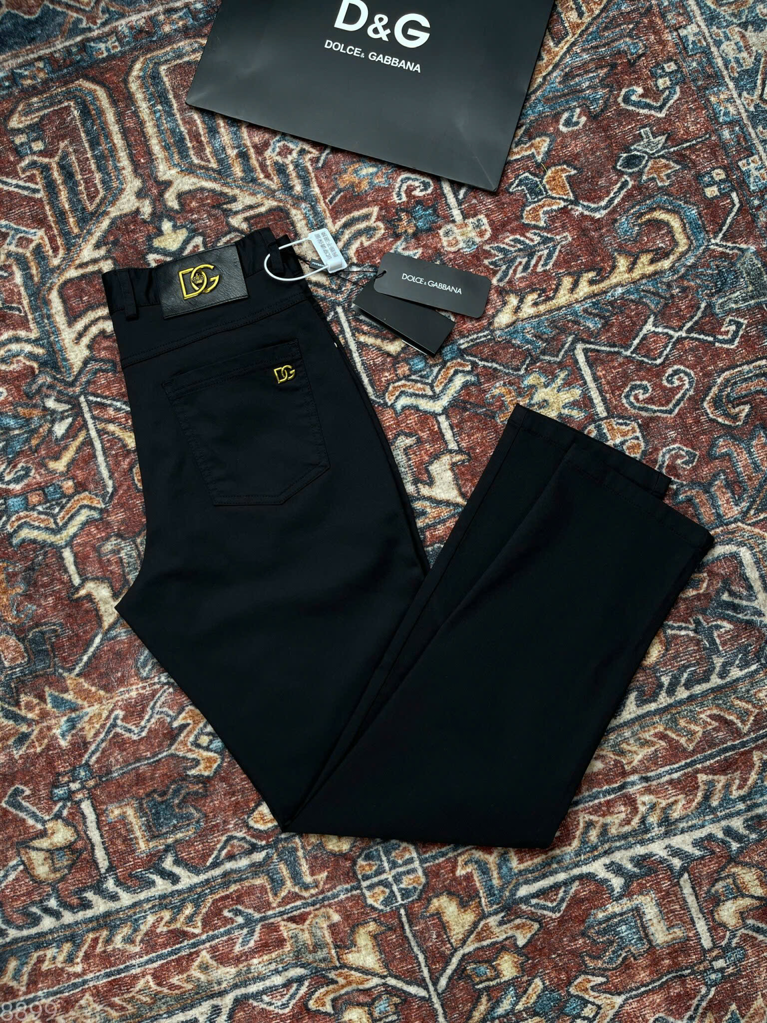 Quần kaki Dolce Gabbana Đen trơn logo DG tag vàng Like Auth 28-36 DDT