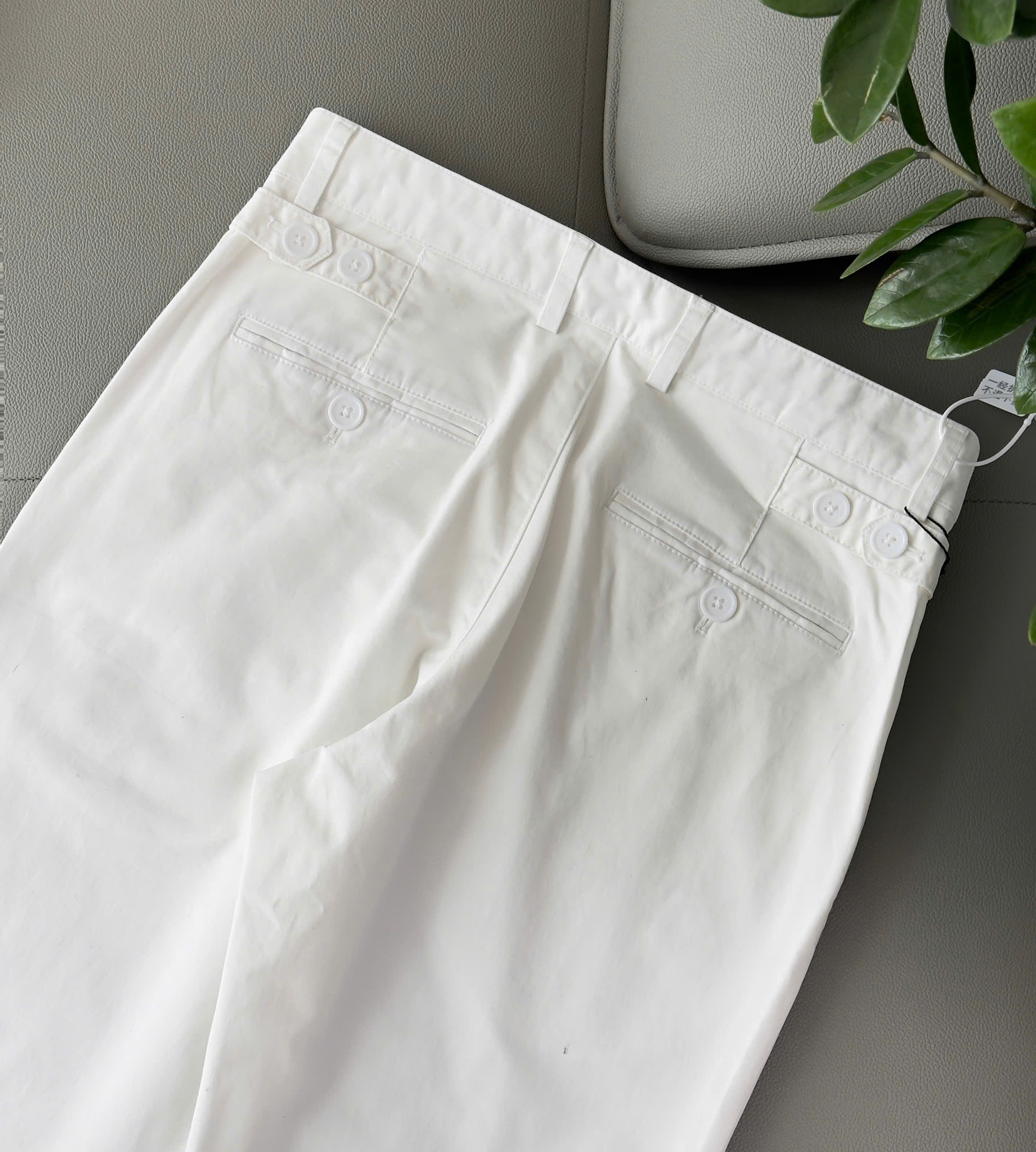Quần kaki Dolce Gabbana DG Trắng trơn Like Auth 28-36 DDT