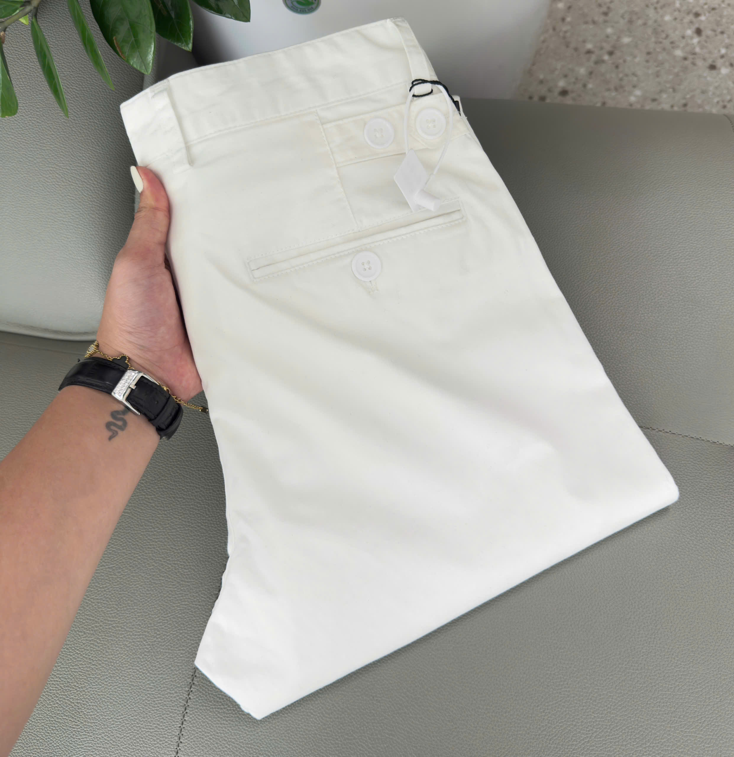Quần kaki Dolce Gabbana DG Trắng trơn Like Auth 28-36 DDT