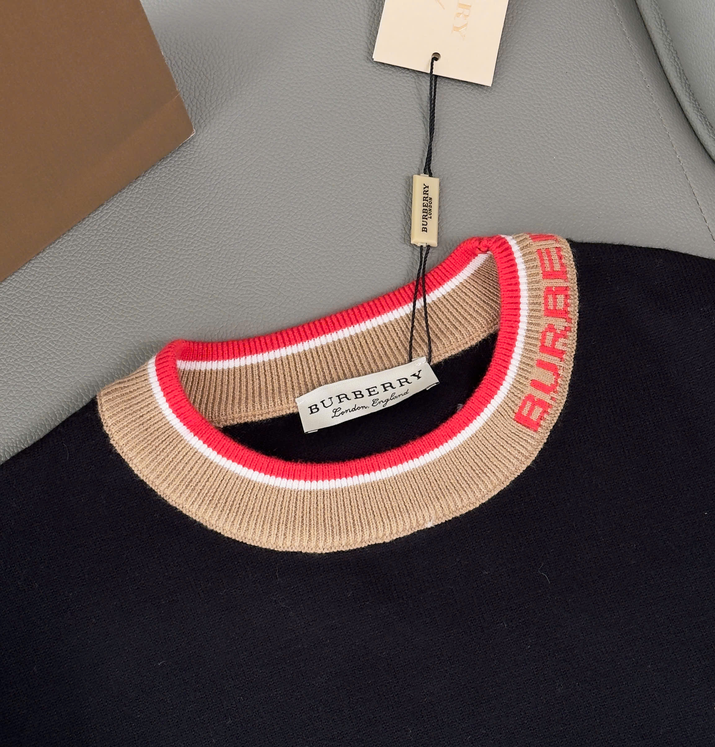 Áo sweater len Burberry BBR Đen check cổ thêu Ngựa Bay ngực Like Auth M-XXL DDT