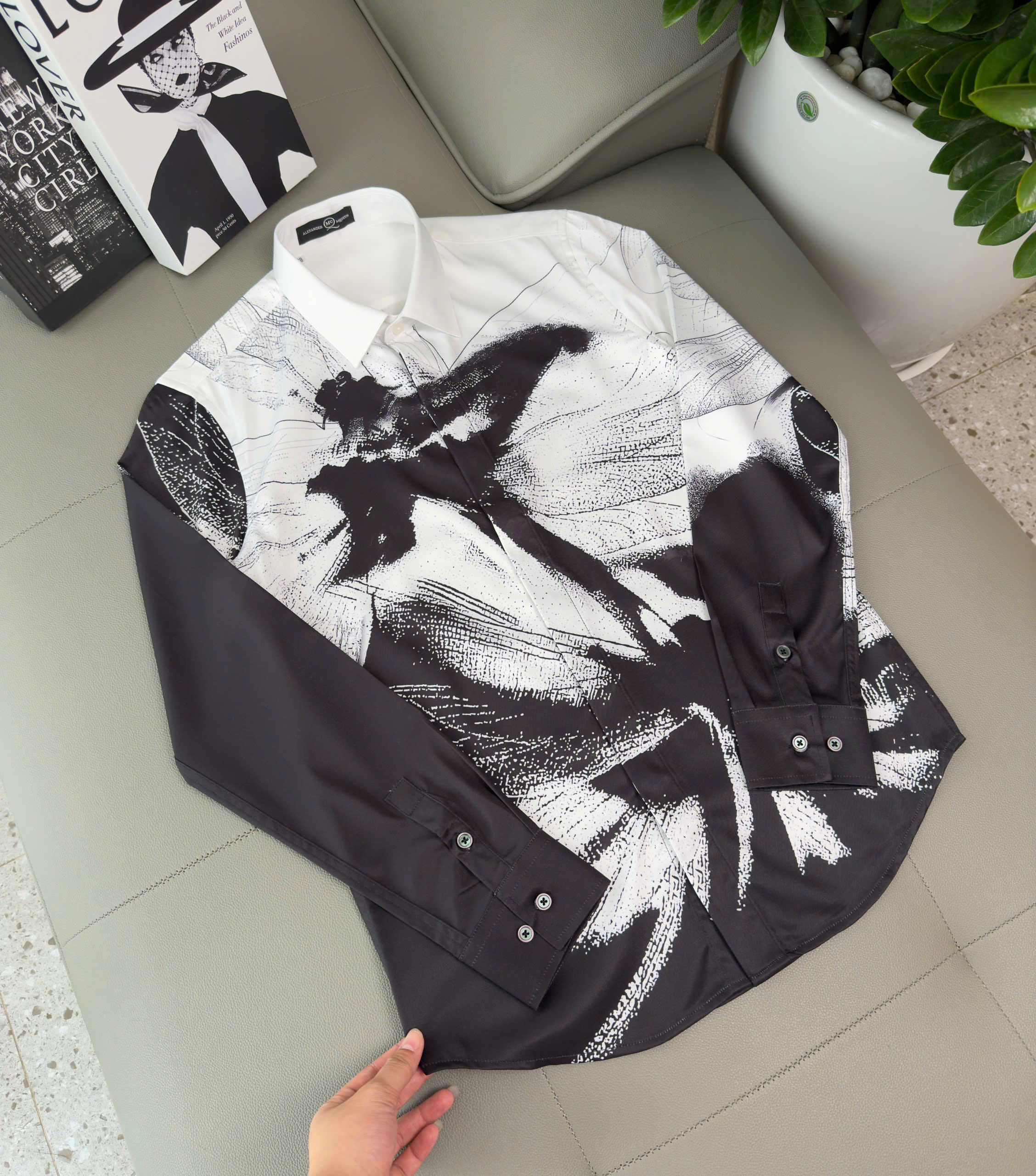 Áo sơ mi lụa Mcqueen MCQ Trắng họa tiết chuồn chuồn Like Auth 38-41 DDT