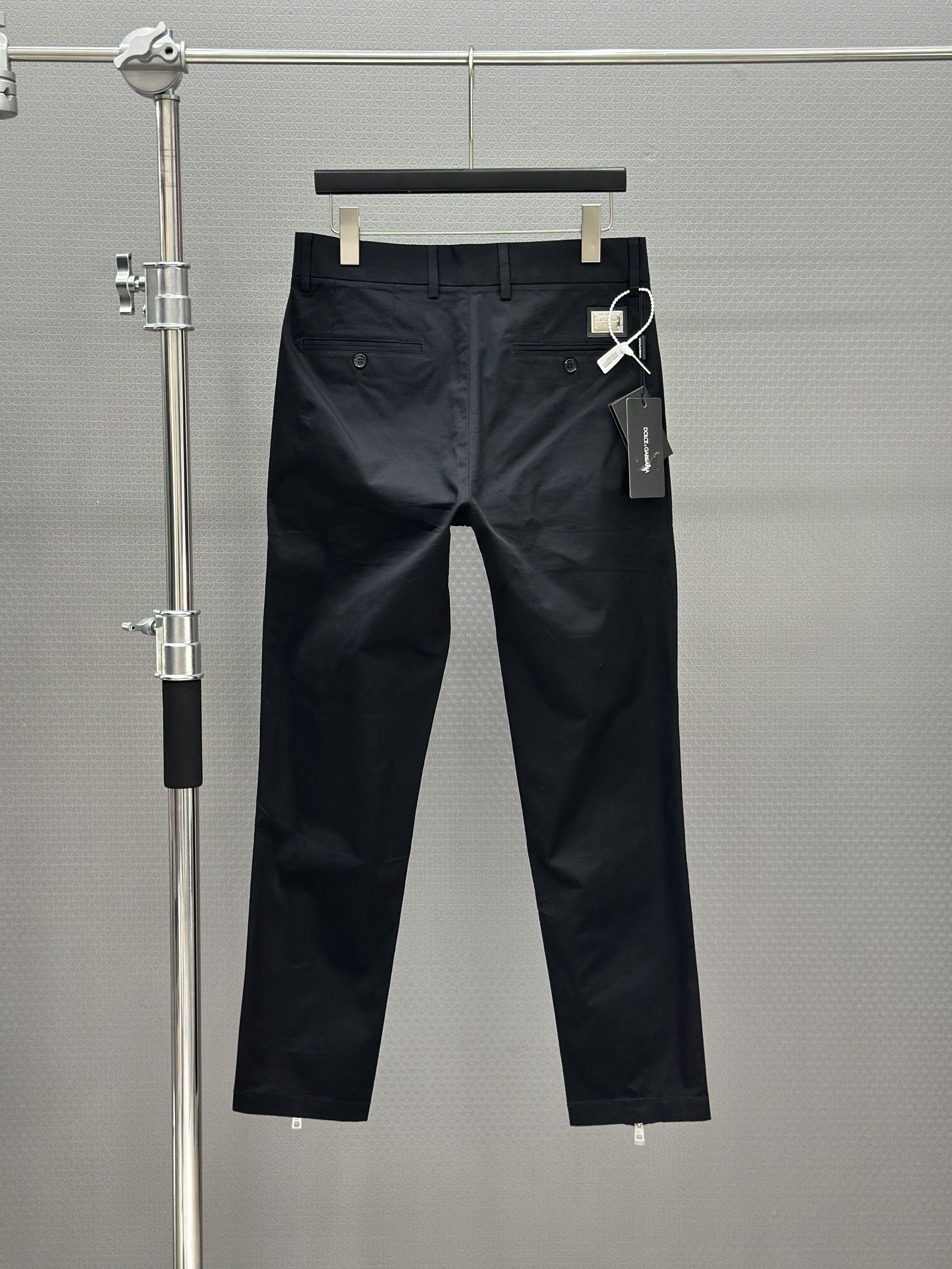 Quần âu tây Docle Gabbana DG 8326 Đen mix khóa gấu Like Auth 44-52 VTN