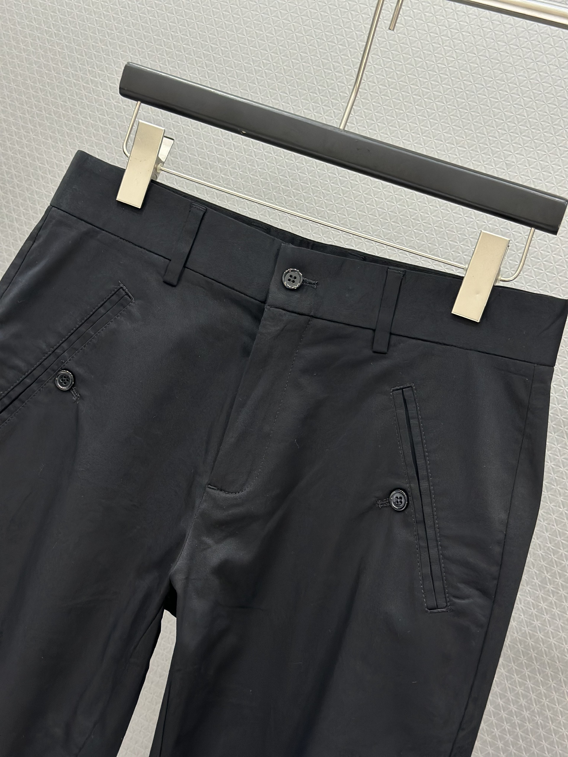 Quần âu tây Docle Gabbana DG 8326 Đen mix khóa gấu Like Auth 44-52 VTN