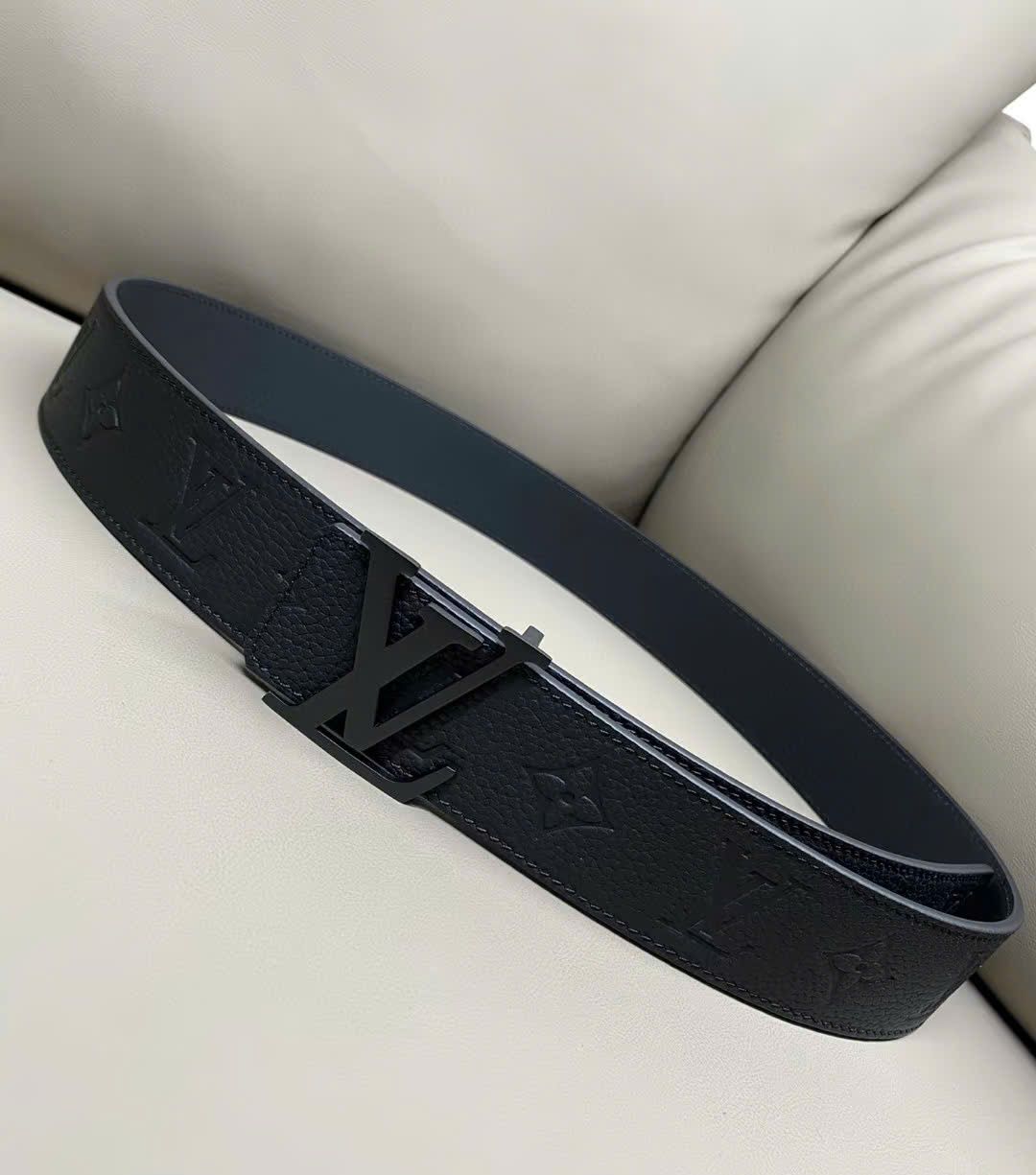 Thắt lưng dây nịt Louis Vuitton LV dây Đen monogram khắc chìm Like Auth 85-110 DDT