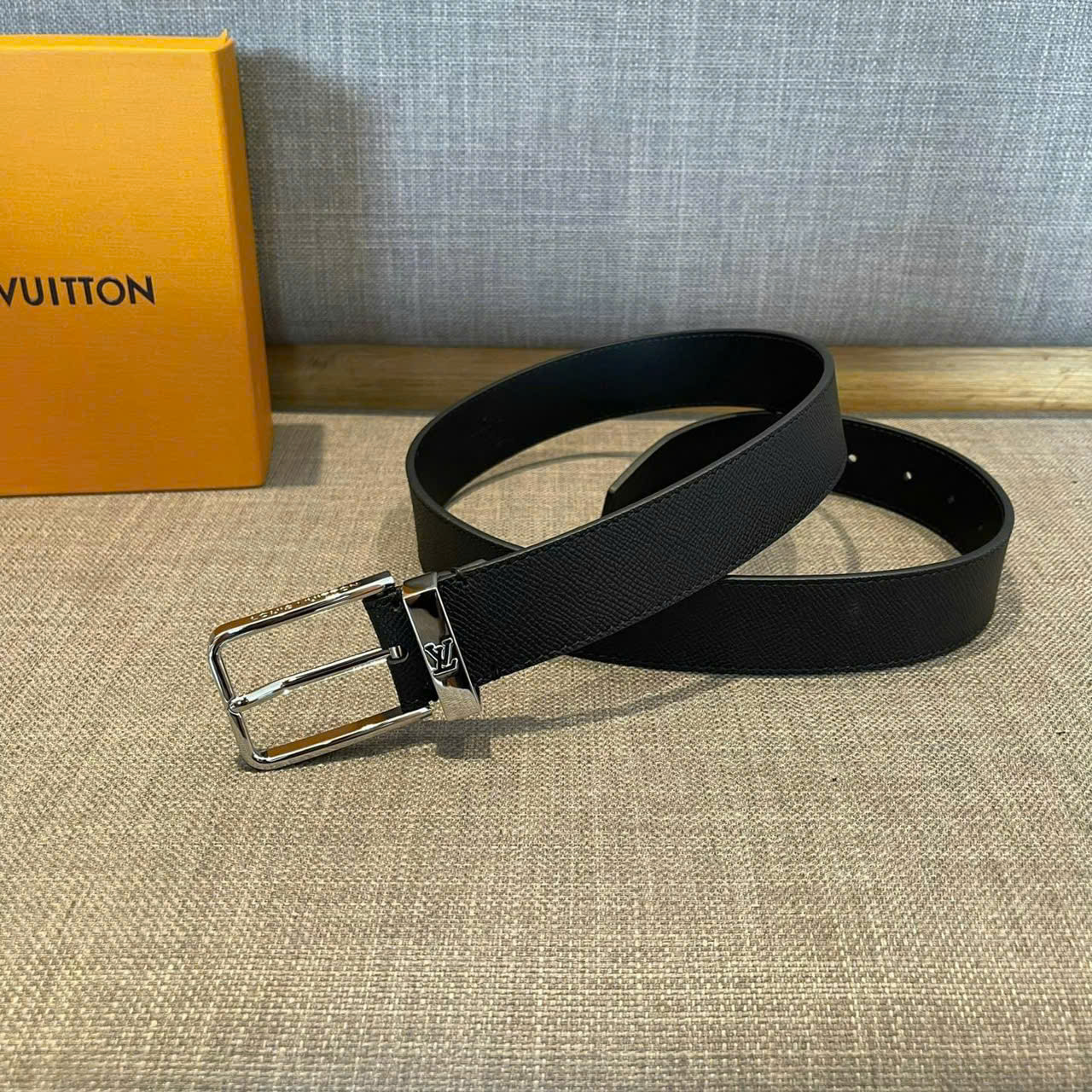 Thắt lưng dây nịt Louis Vuitton LV mặt bạc khóa cài dây Đen sần Like Auth 85-110 DDT