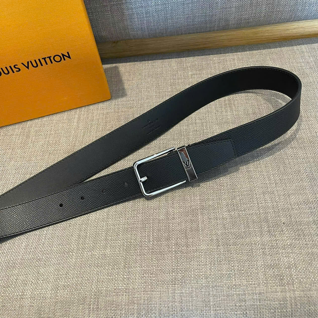 Thắt lưng dây nịt Louis Vuitton LV mặt bạc khóa cài dây Đen sần Like Auth 85-110 DDT