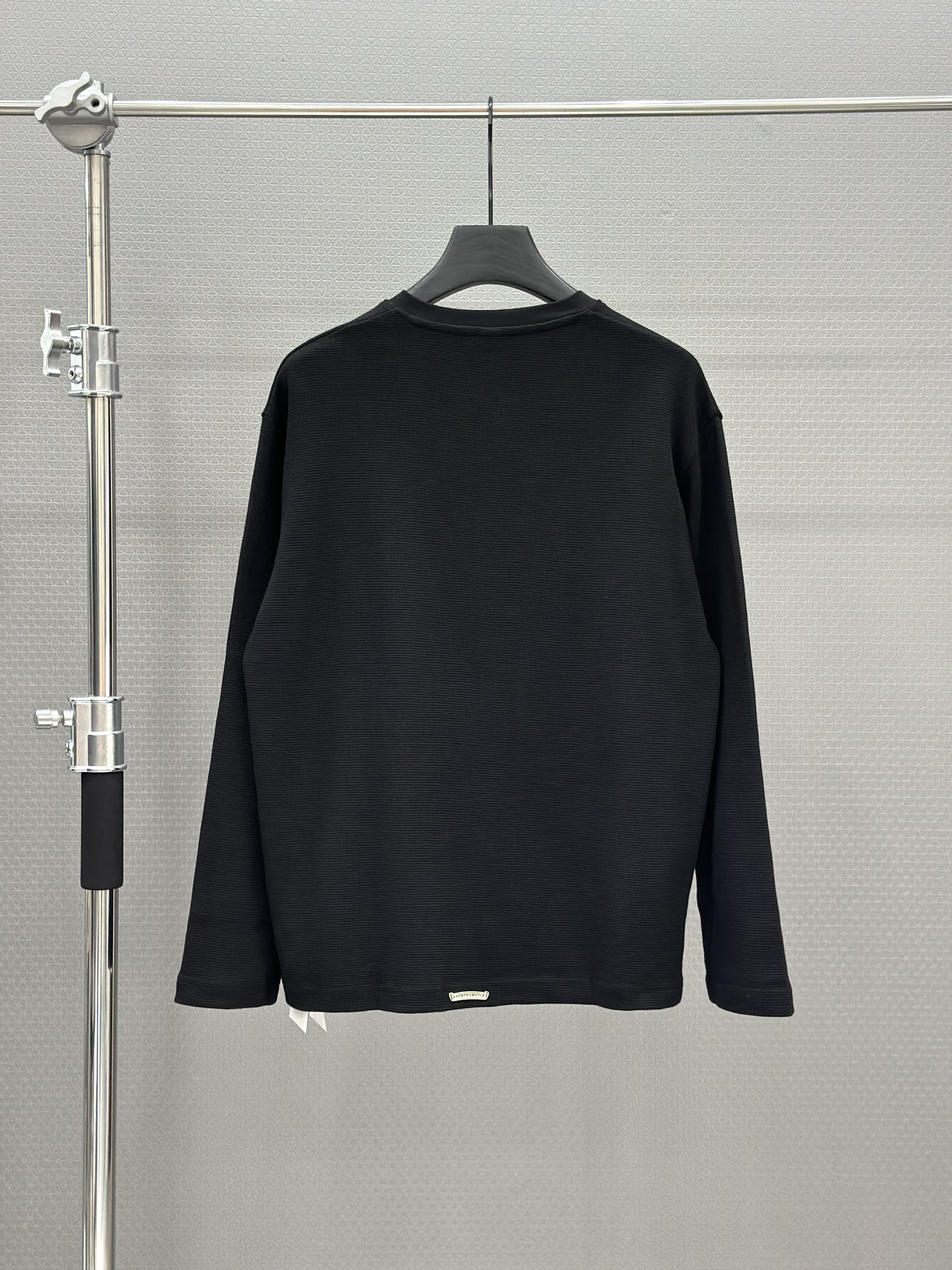 Áo sweater len Chrome Heart CH 25292 Đen chữ thập da wash ngực Like Auth S-L VTN