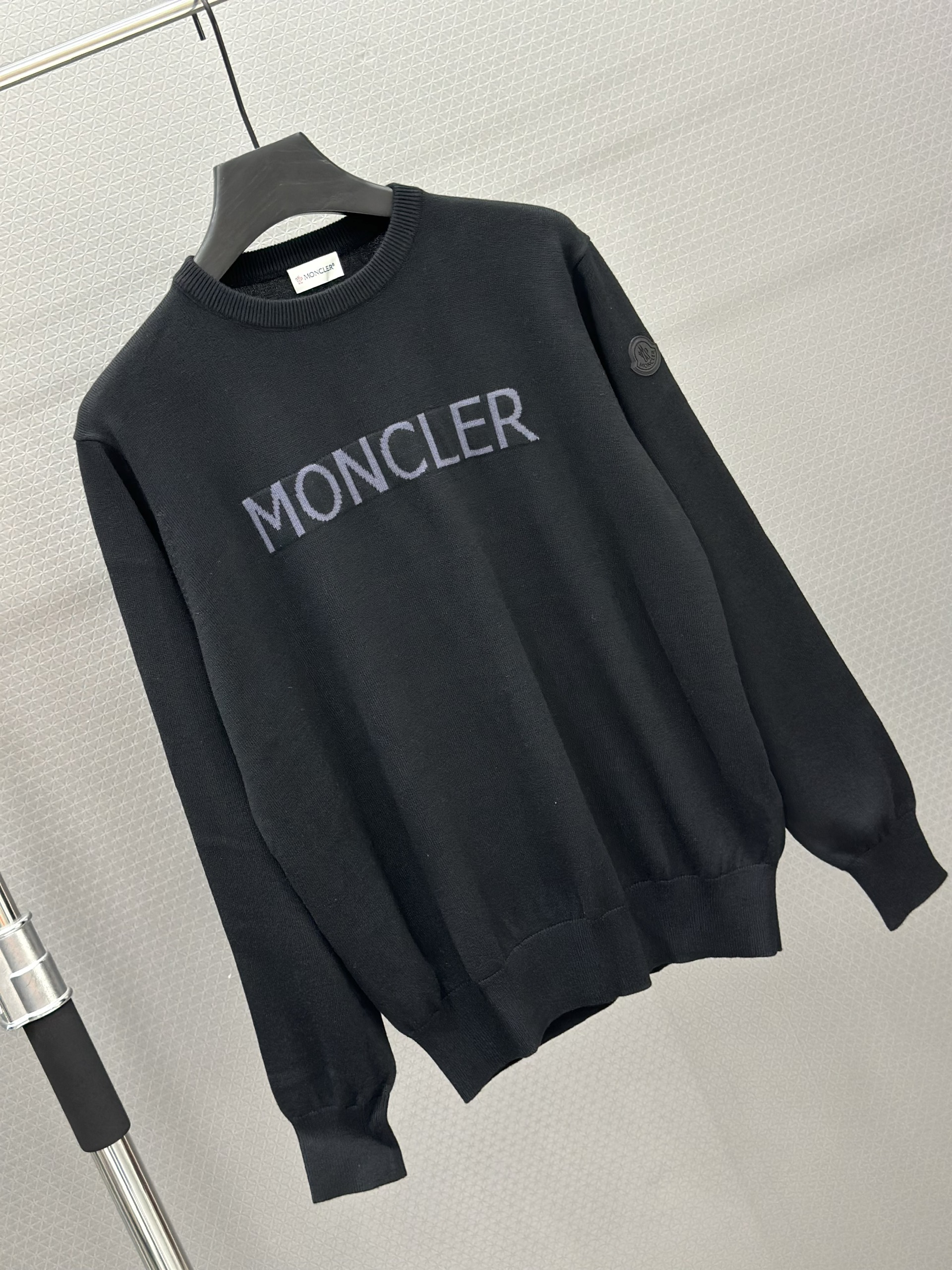 Áo sweater len Moncler 058 logo thêu ngực tag tay Like Auth S-L VTN