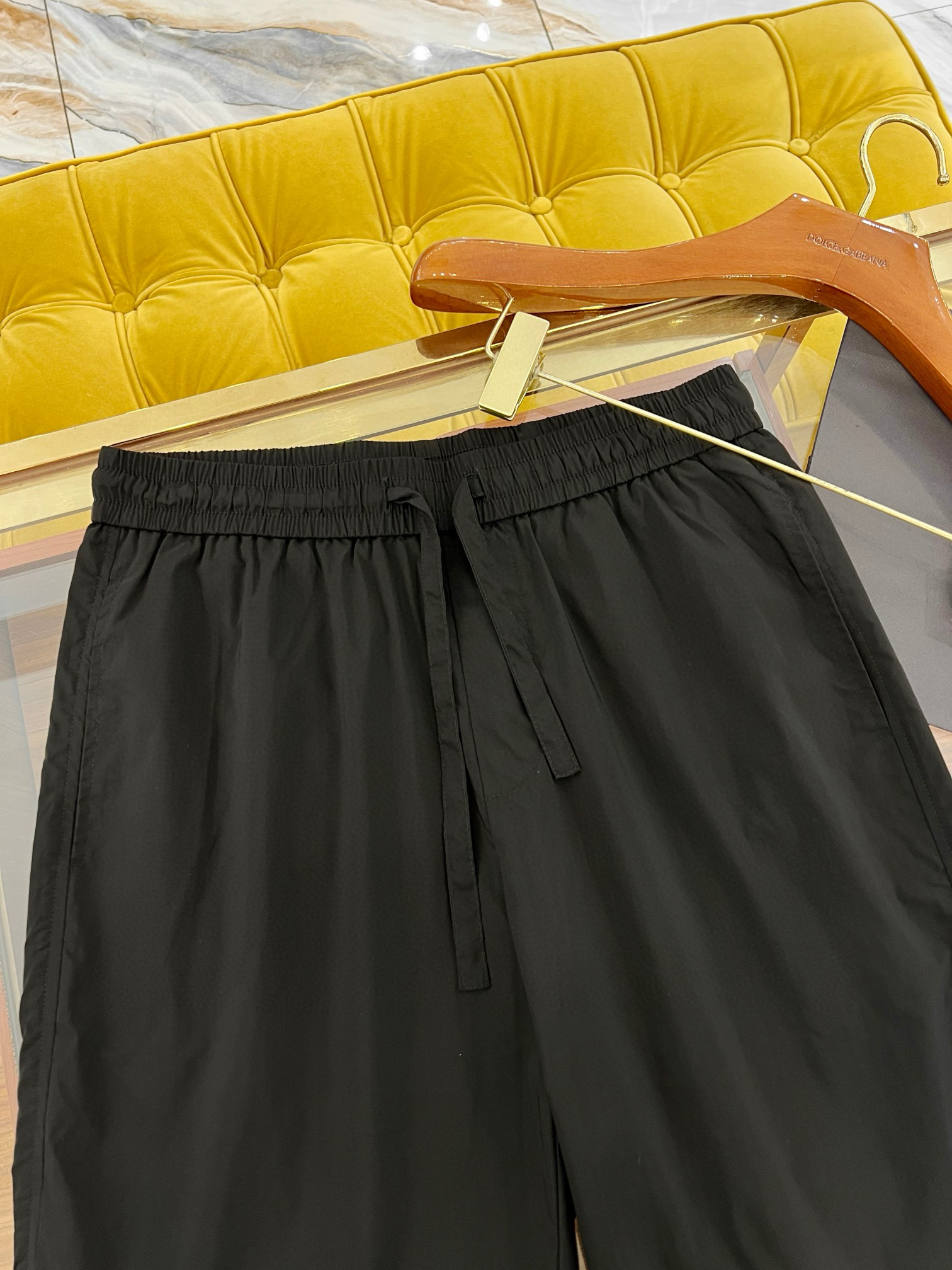 Set bộ hè Dolce Gabbana DG 860 Đen viền xoắn Trắng 1-1 on web 44-50 VTN