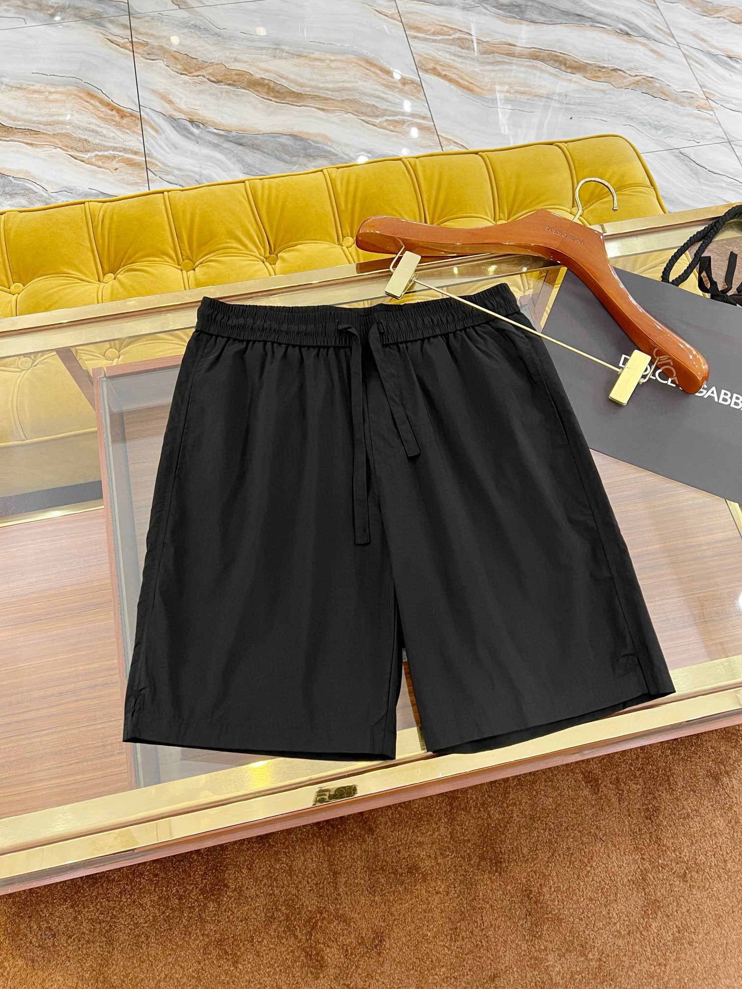 Set bộ hè Dolce Gabbana DG 860 Đen viền xoắn Trắng 1-1 on web 44-50 VTN