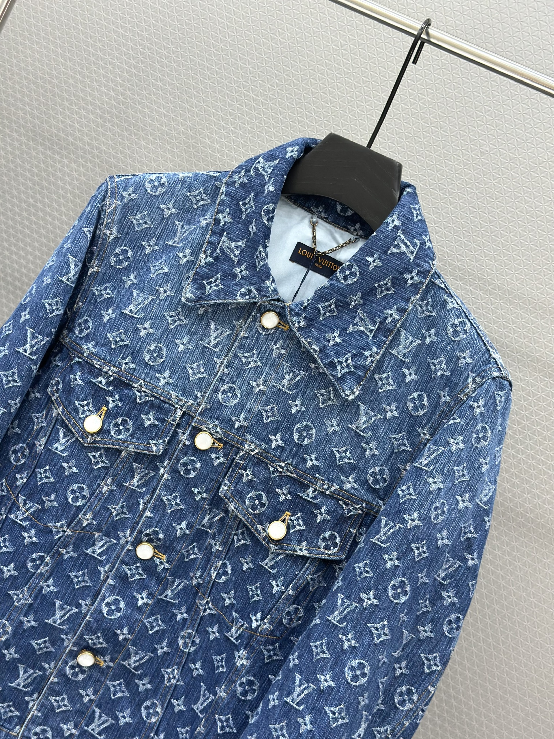 Áo khoác bò jean Louis Vuitton LV 1429 Xanh dương monogram full 1-1 on web S-L VTN