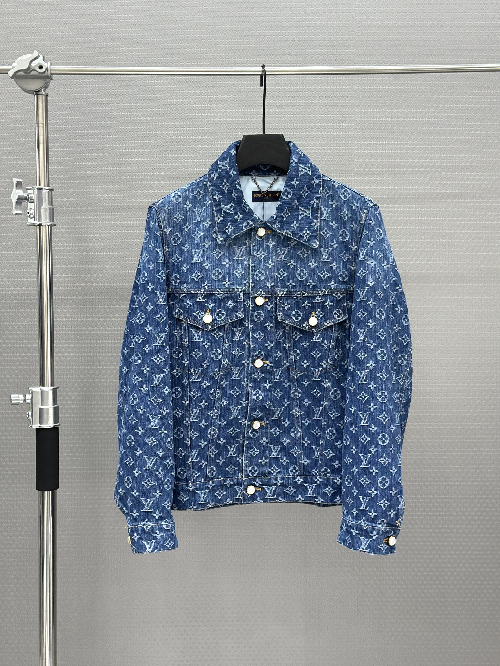 Áo khoác bò jean Louis Vuitton LV 1429 Xanh dương monogram full 1-1 on web S-L VTN