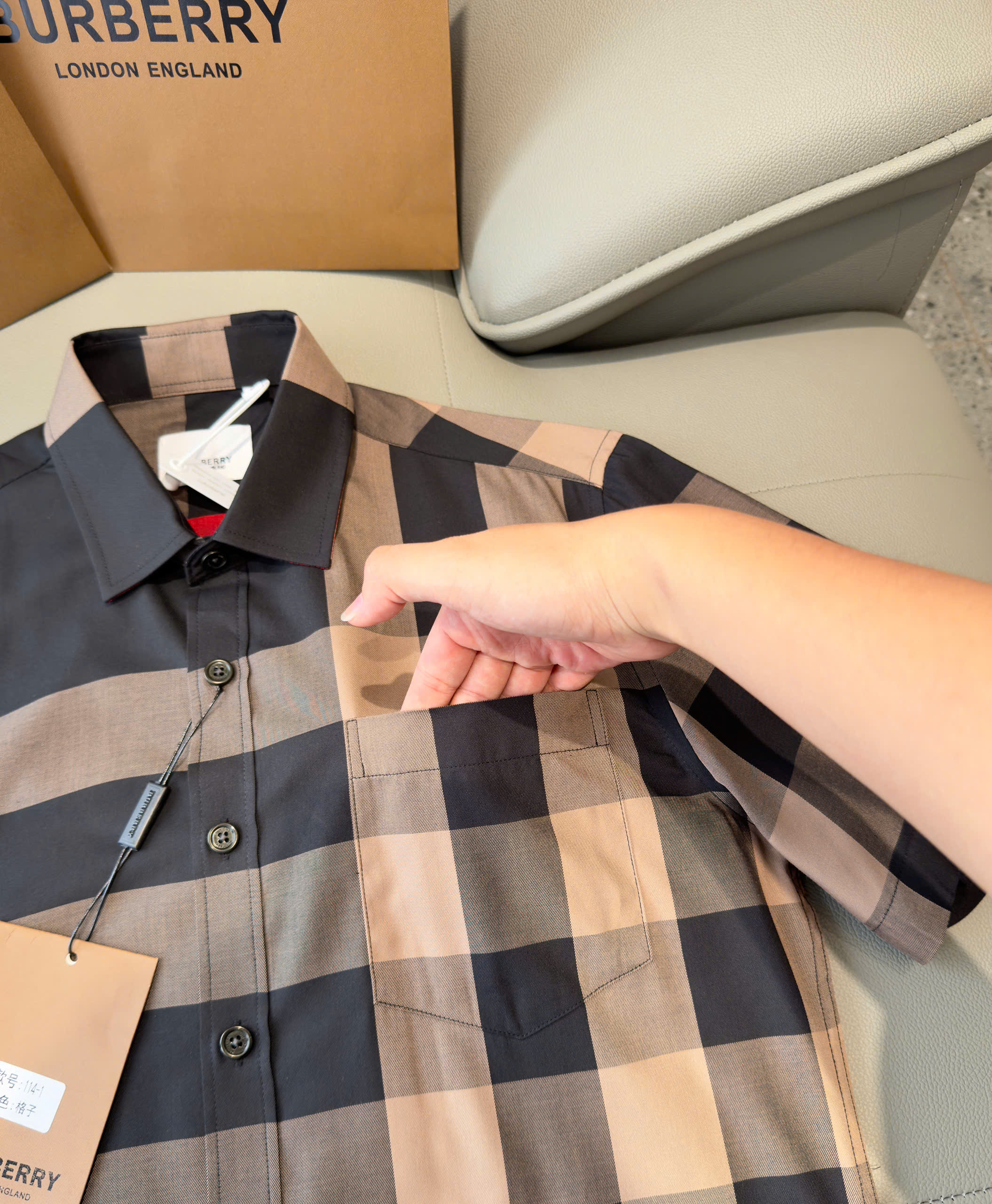 Áo sơ mi Burberry BBR kẻ điểm nhấn sọc Đỏ Like Auth S-XXL DDT