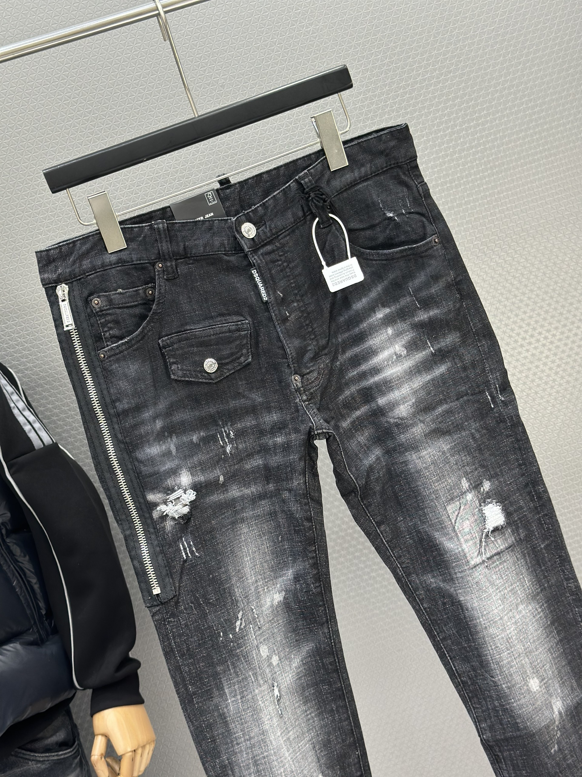 Quần Jean Dsquared2 DSQ 2083-1 Đen Xám túi đùi phối khóa ZIP sườn Like Auth 42-54 VTN