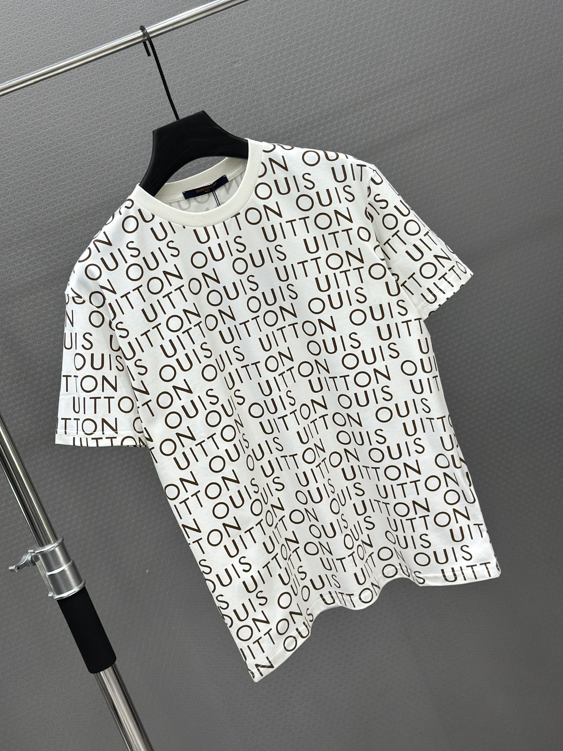 Áo phông T shirt Louis Vuitton LV 1433 logo chữ full Like Auth S-L VTN