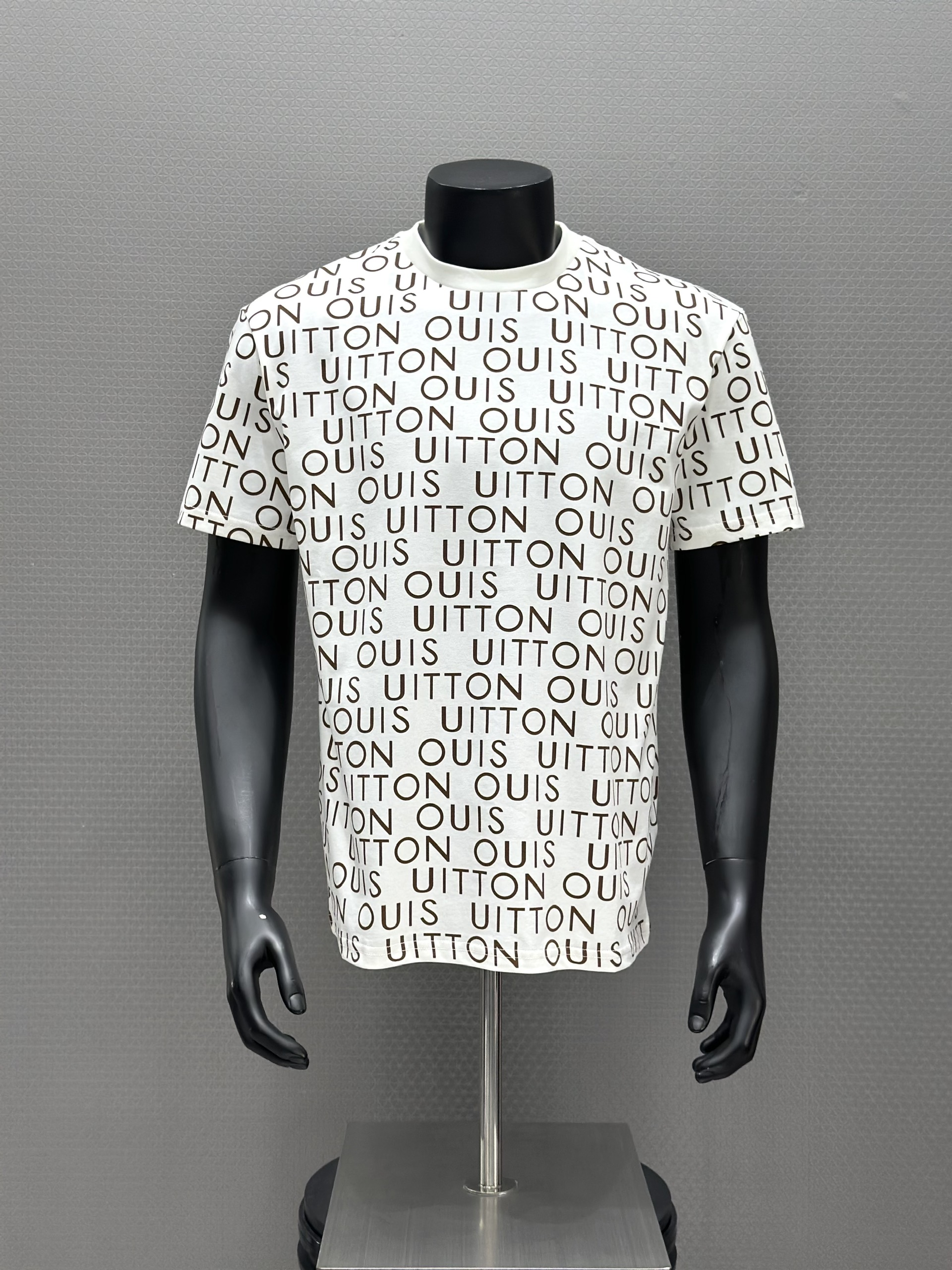 Áo phông T shirt Louis Vuitton LV 1433 logo chữ full Like Auth S-L VTN