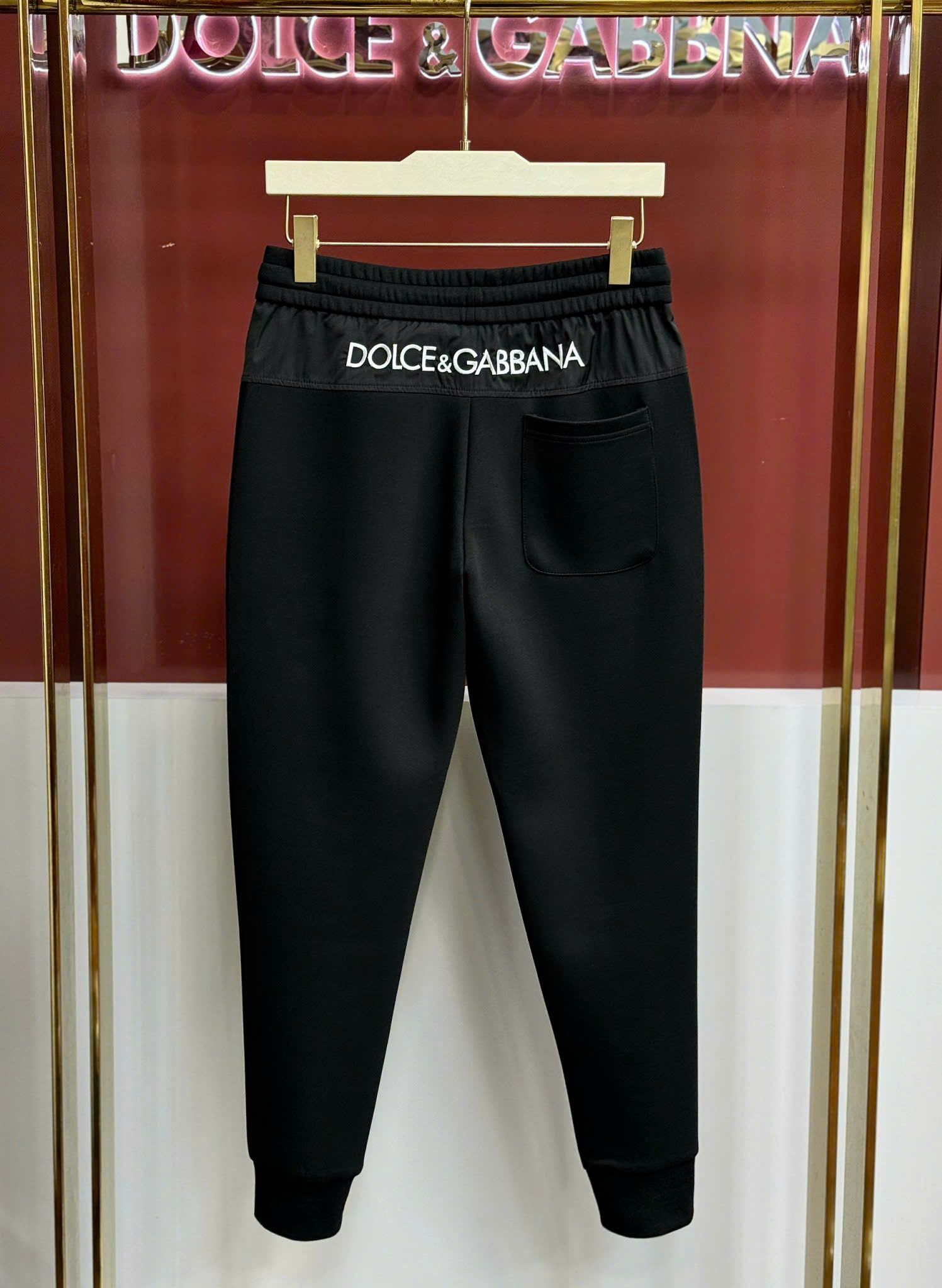 Quần jogger nỉ Dolce Gabbana DG Đen trơn logo tag vuông đùi check cạp sau Like Auth 44-50 CD
