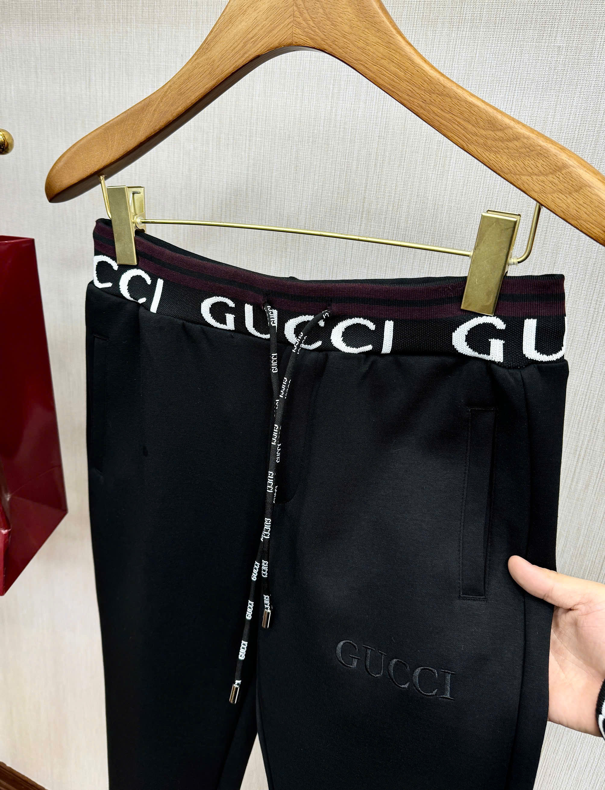 Quần Jogger nỉ Gucci GC logo check cạp Like Auth 44-50 CD