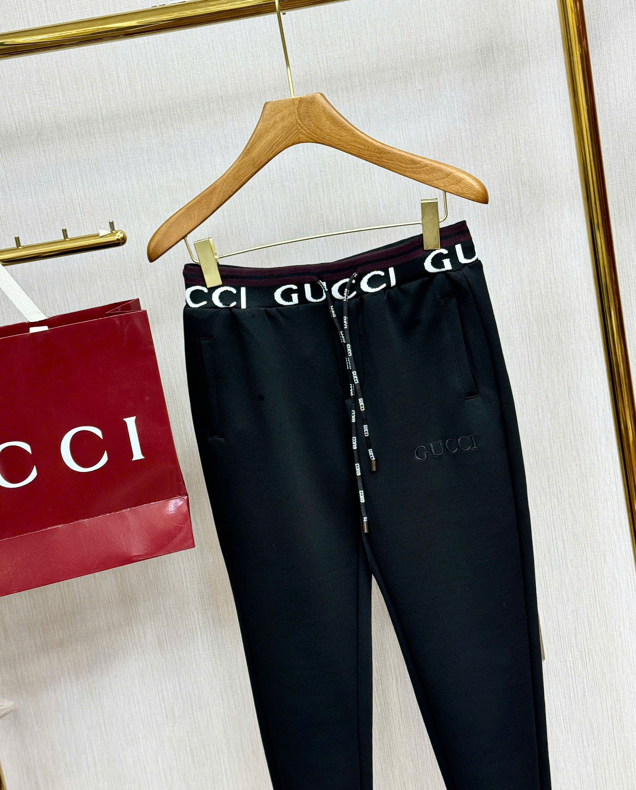 Quần Jogger nỉ Gucci GC logo check cạp Like Auth 44-50 CD