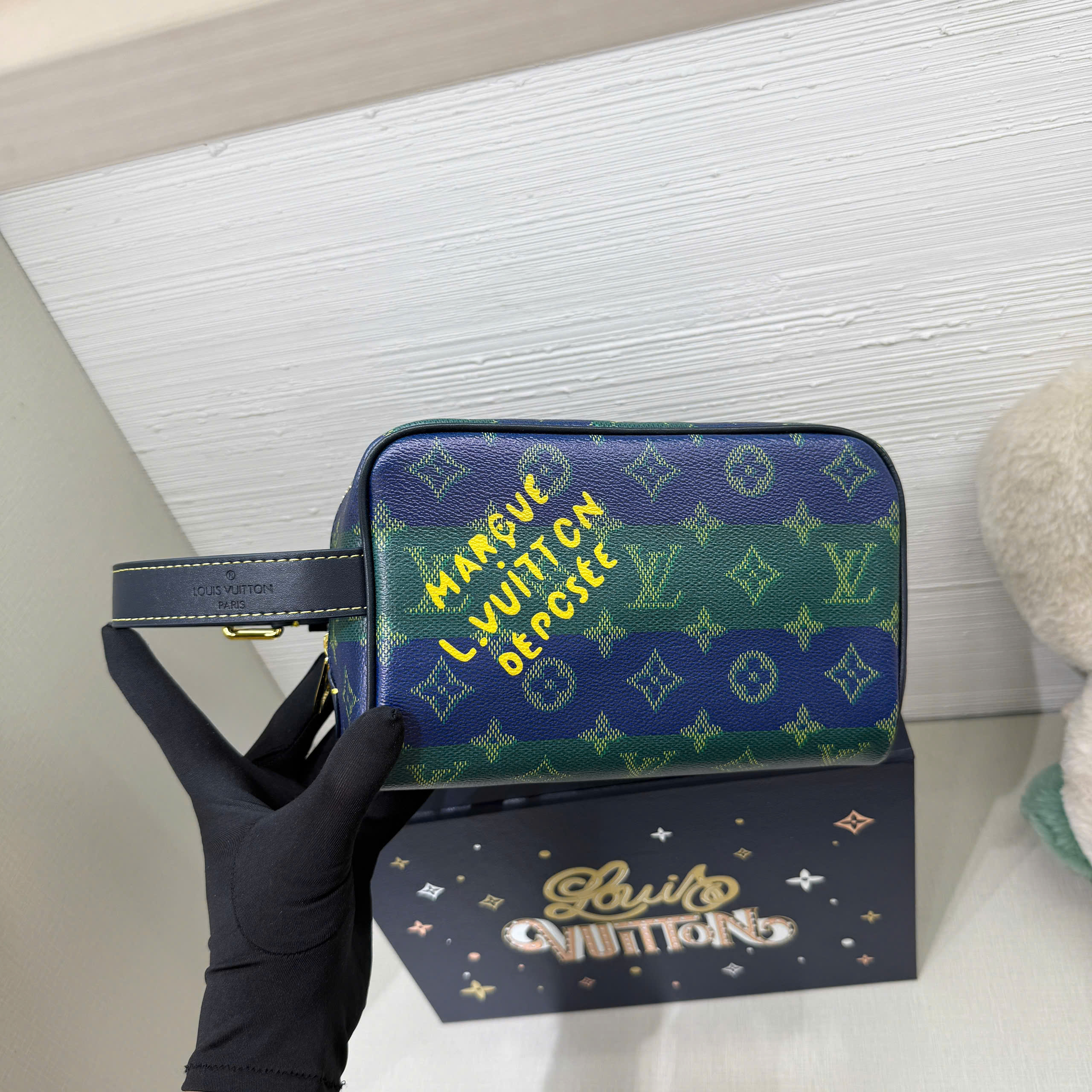 Túi ví Clutch Louis Vuitton LV Locker Dopp Kit monogram Heritage Like Auth 23x13x12 PLD