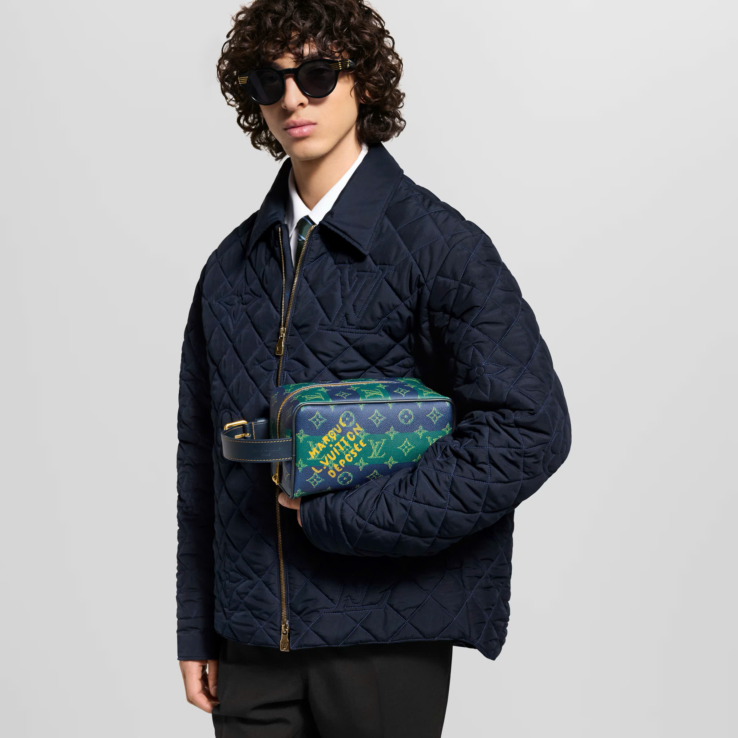 Túi ví Clutch Louis Vuitton LV Locker Dopp Kit monogram Heritage Like Auth 23x13x12 PLD