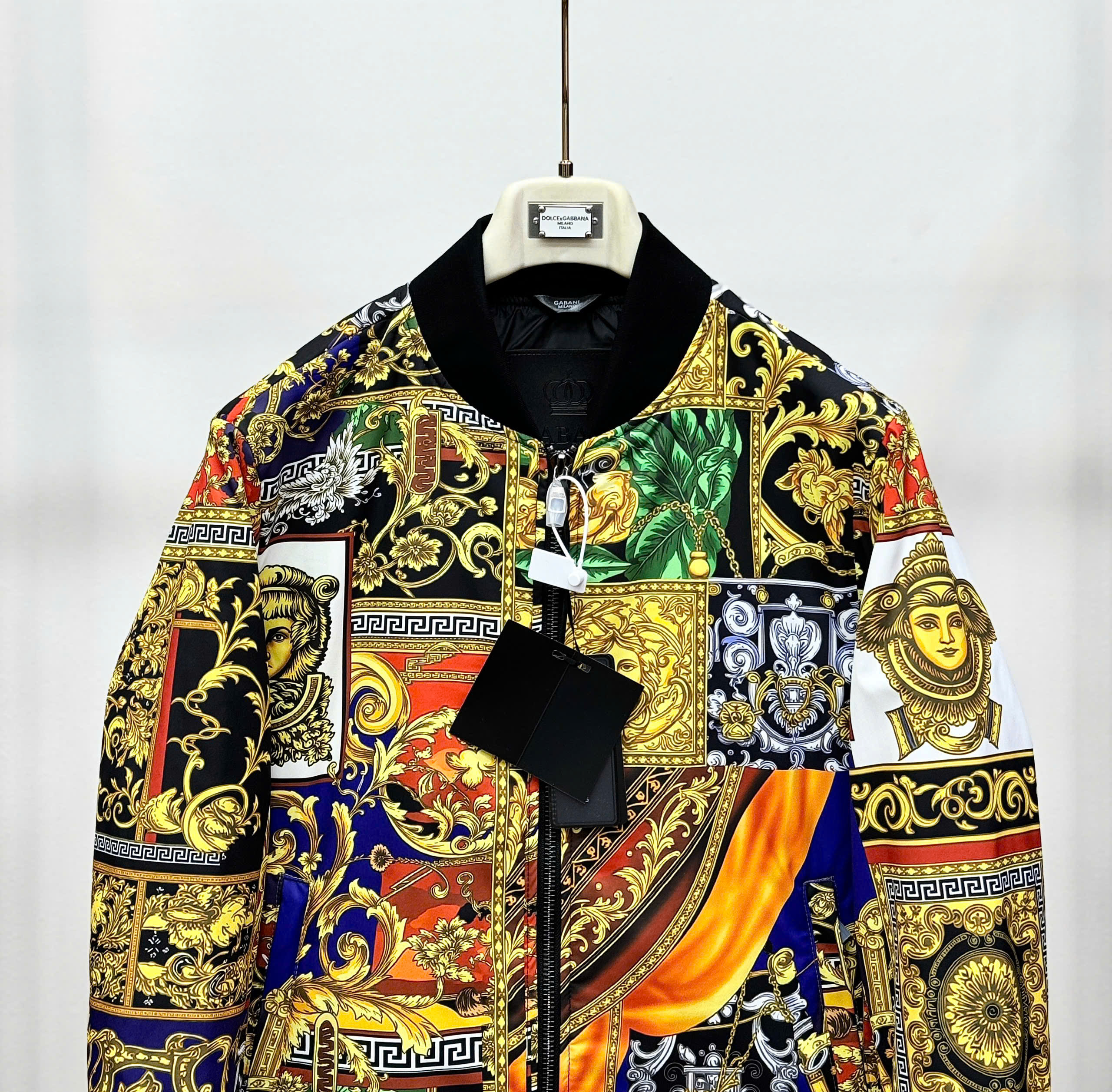 Áo khoác bomber Versace VS Vàng họa tiết quý tộc Like AUth 44-50 CD