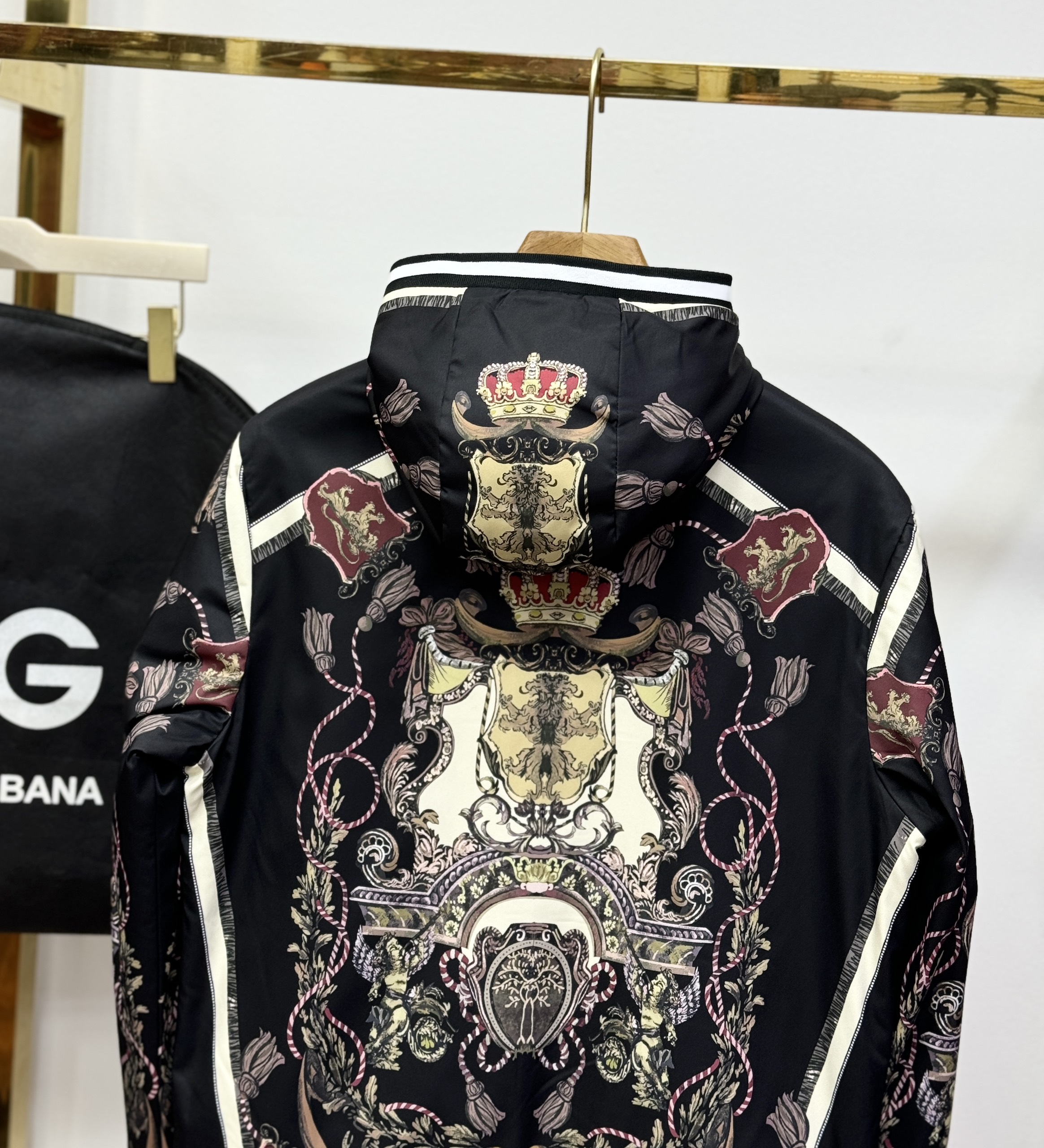 Áo khoác mũ Dolce Gabbana DG họa tiết quý tộc full Like Auth 44-50 CD