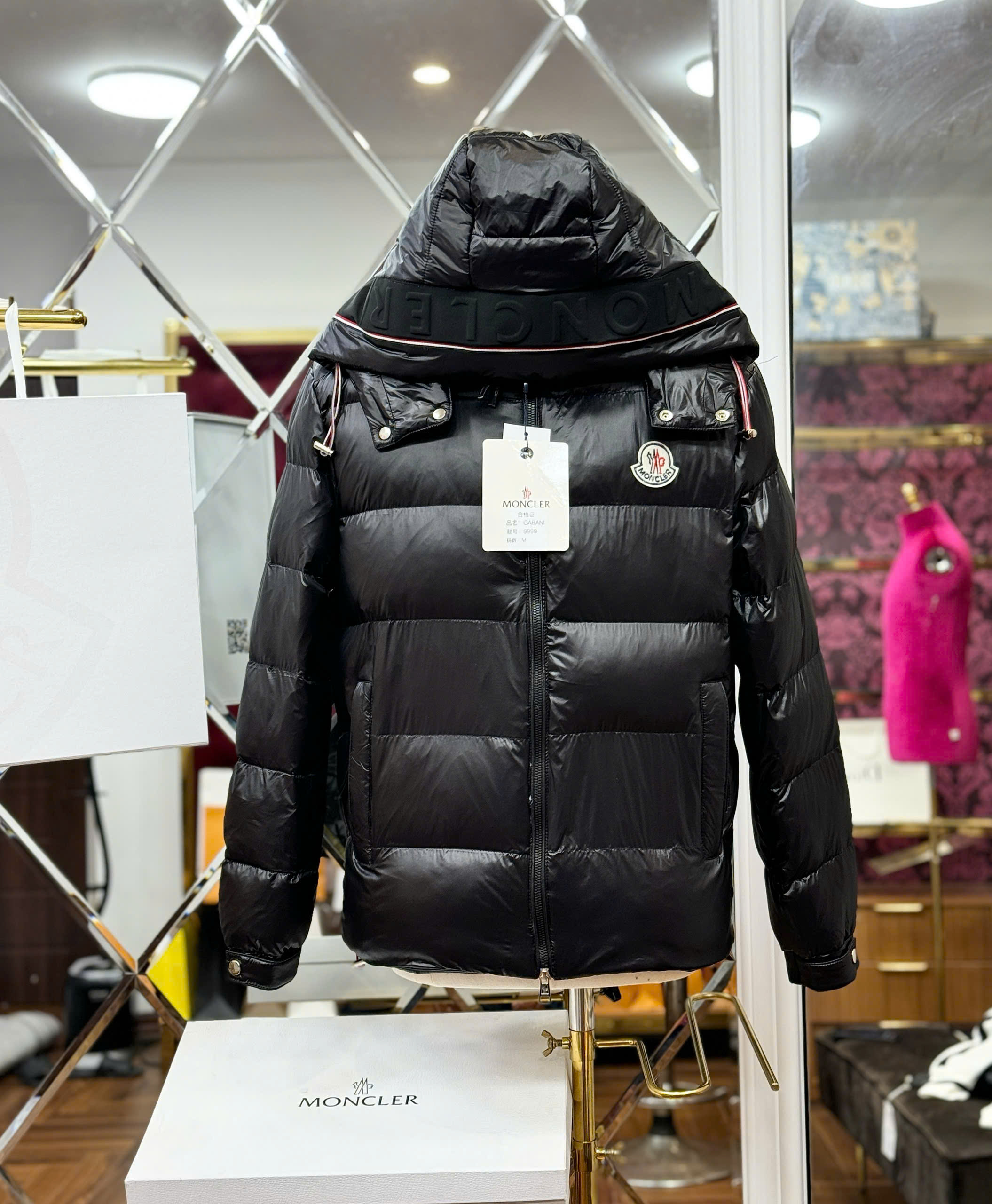 Áo khoác phao Moncler kéo khóa mũ chùm logo thêu ngực Like Auth M-XXL CD