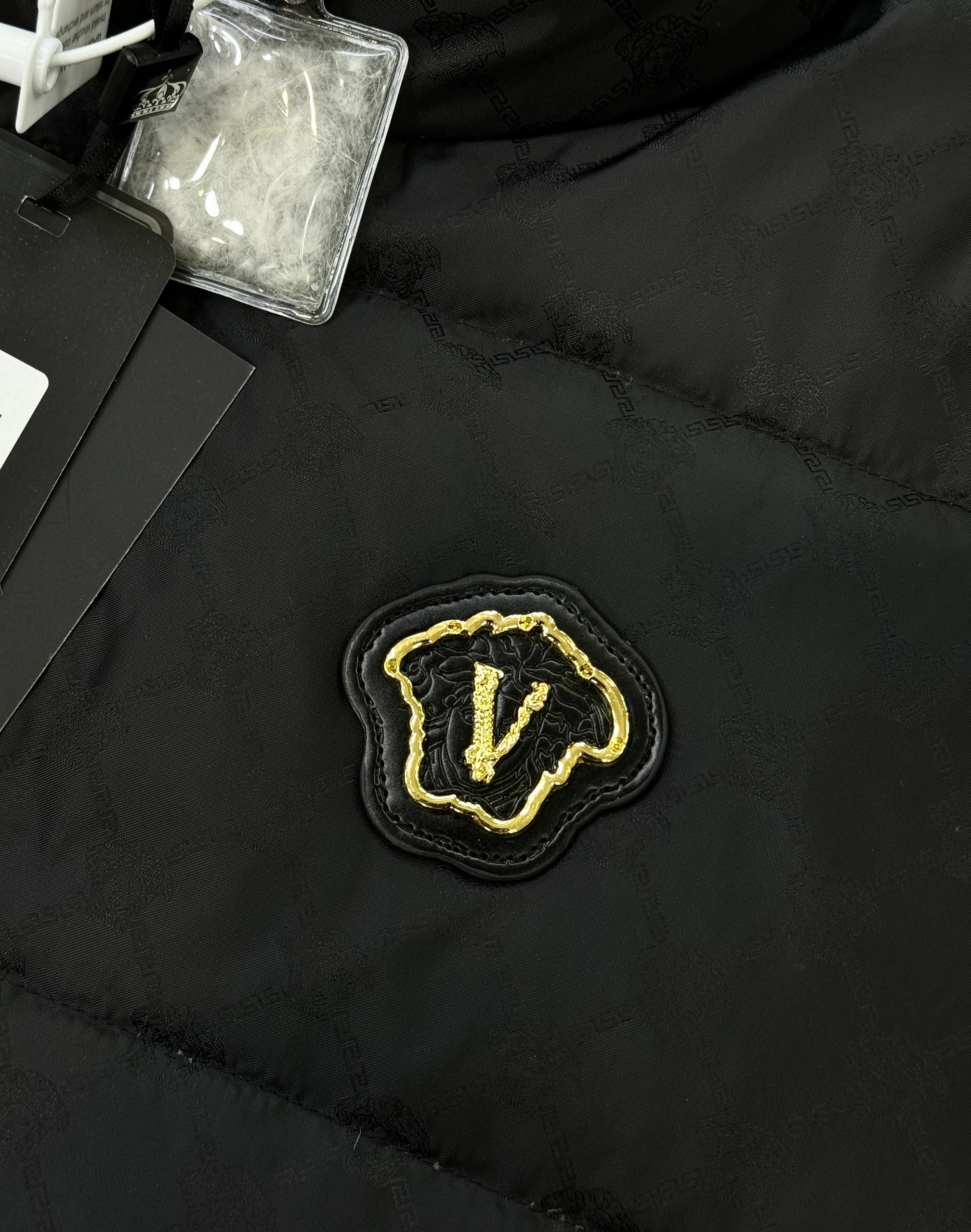 Áo khoác phao Versace VS kéo khóa cổ cao logo thêu ngực Like Auth 44-50 CD