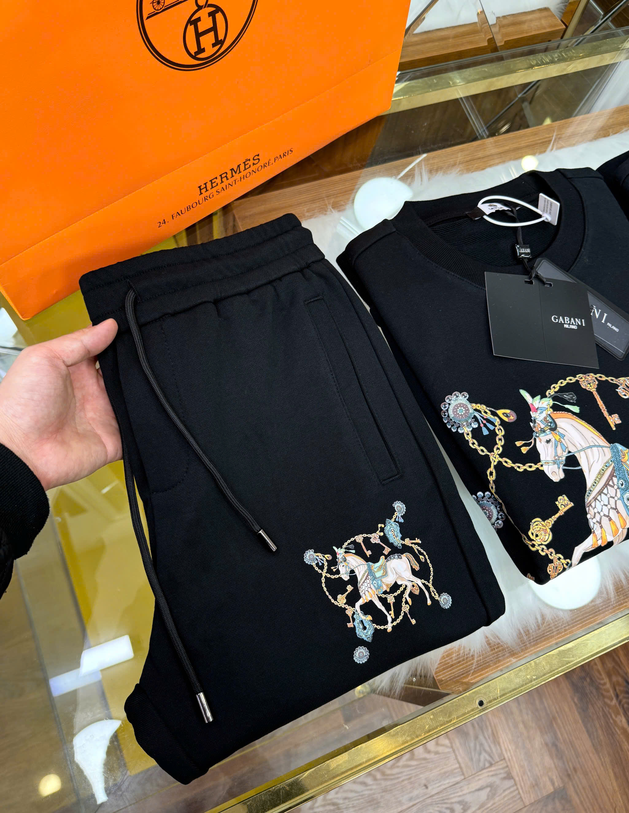 Set bộ nỉ Hermes HM logo thêu ngựa quý tộc mặt trước Like AUth 44-50 CD