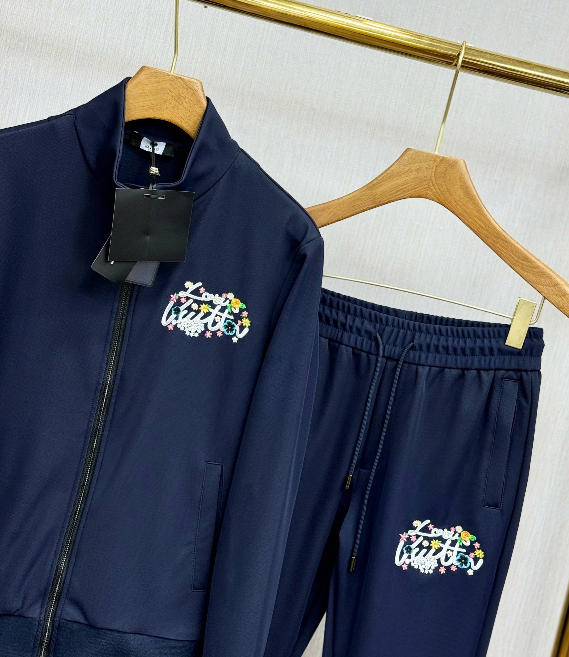 Set bộ nỉ Louis Vuitton LV Xanh than logo thêu họa tiết trước sau Like Auth 44-50 CD