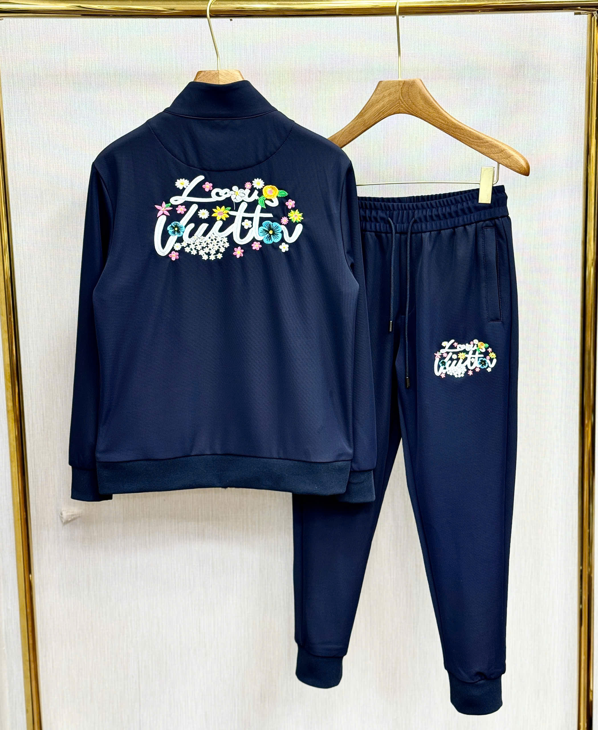 Set bộ nỉ Louis Vuitton LV Xanh than logo thêu họa tiết trước sau Like Auth 44-50 CD