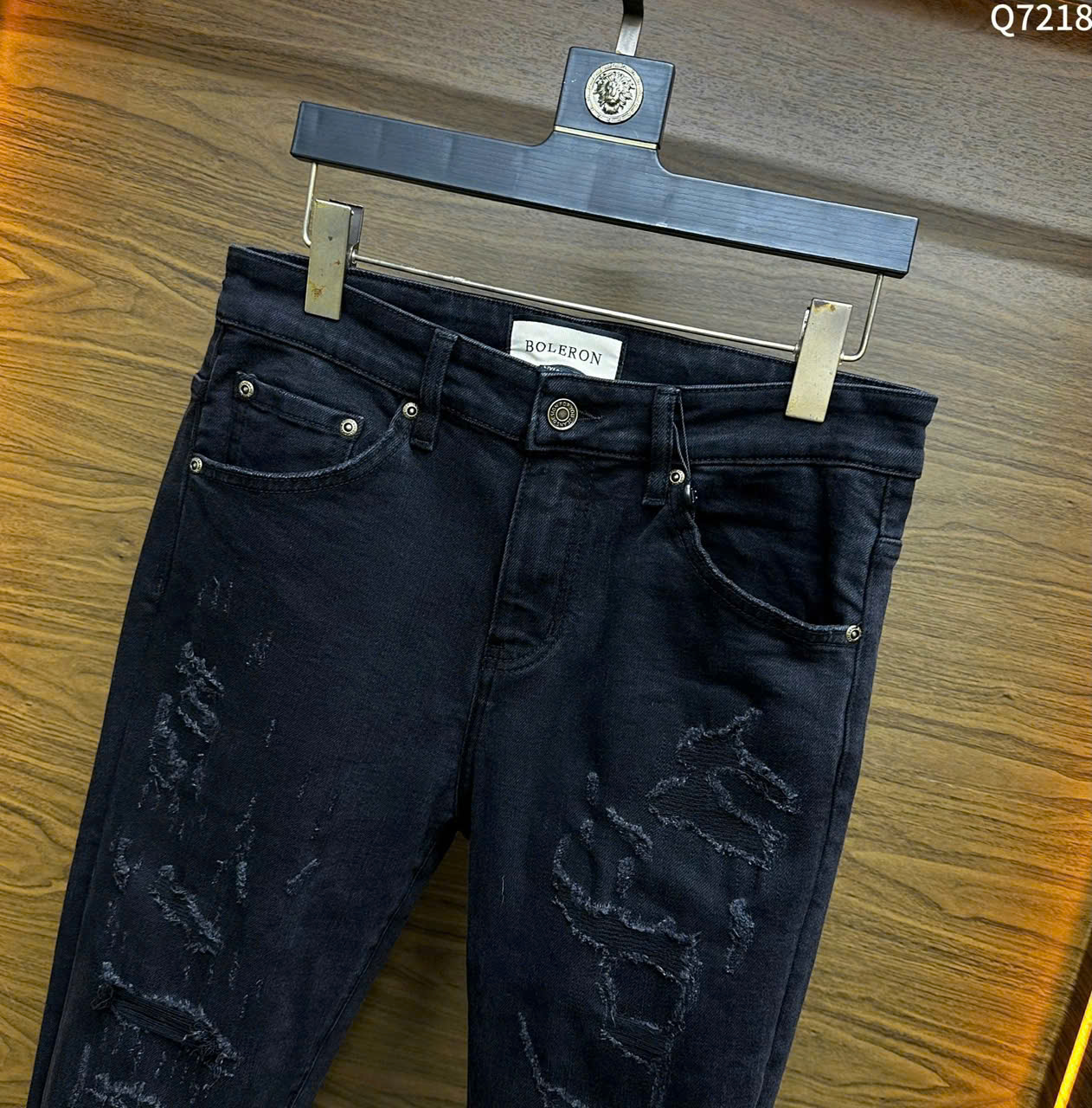 Quần Jean Gucci GC Đen rách mài Like Auth on web LK