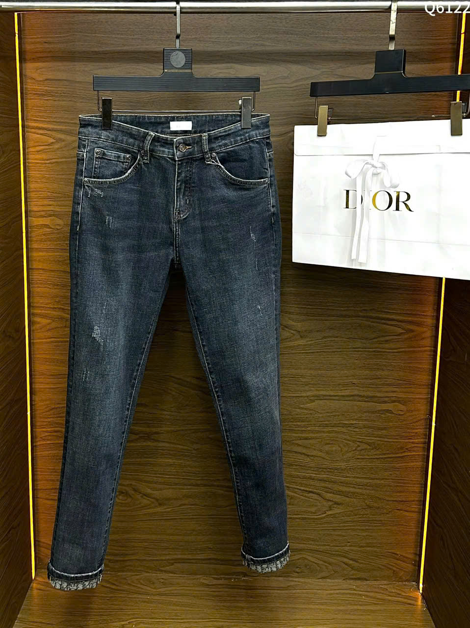 Quần Jean Dior CD Đen họa tiết gấu logo chữ kẻ ngang túi sau Like Auth on web LK