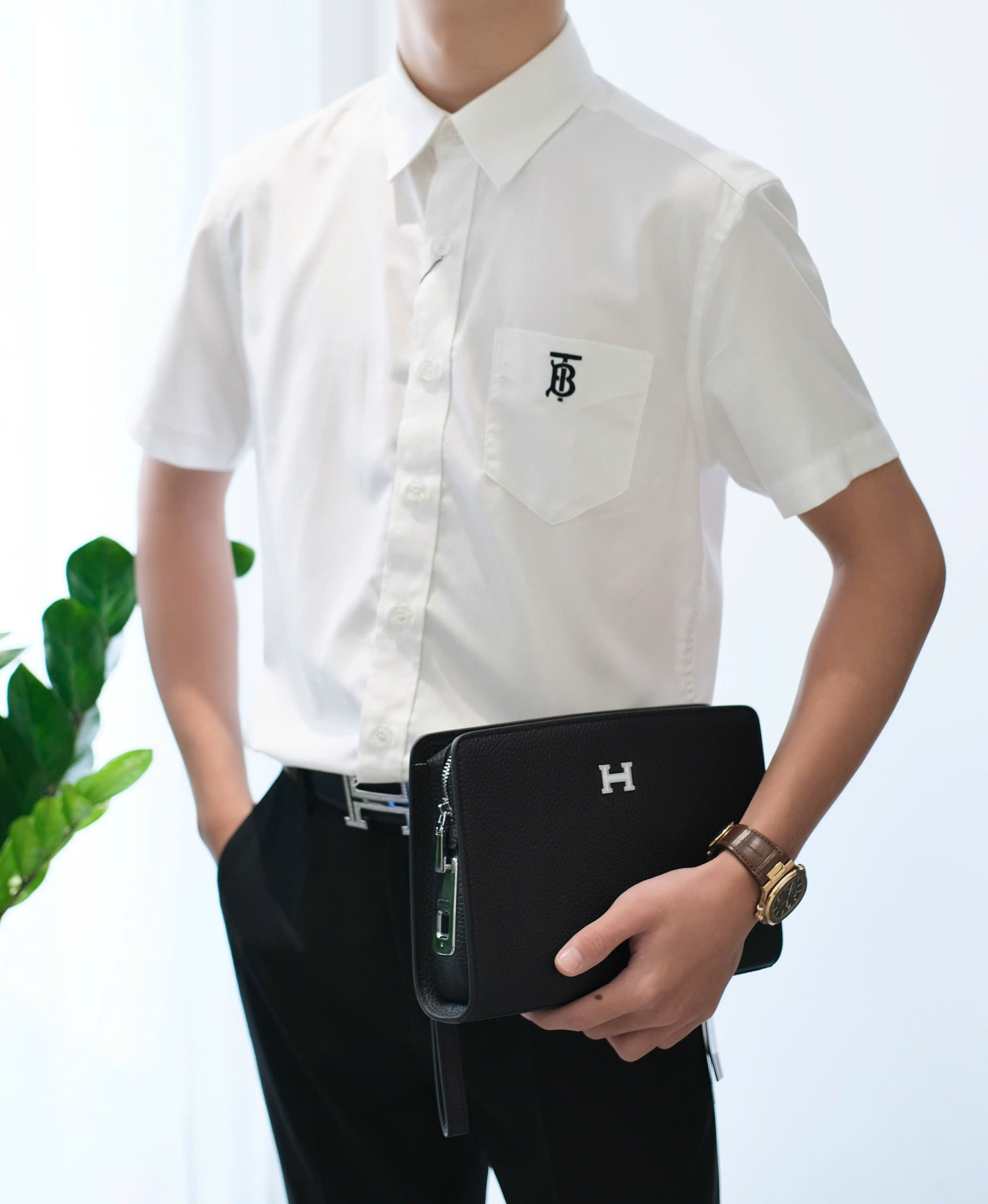 Túi ví Clutch Hermes HM bẹt Đen sần logo chữ H bạc khóa vân tay Like Auth 25x17x5 DDT