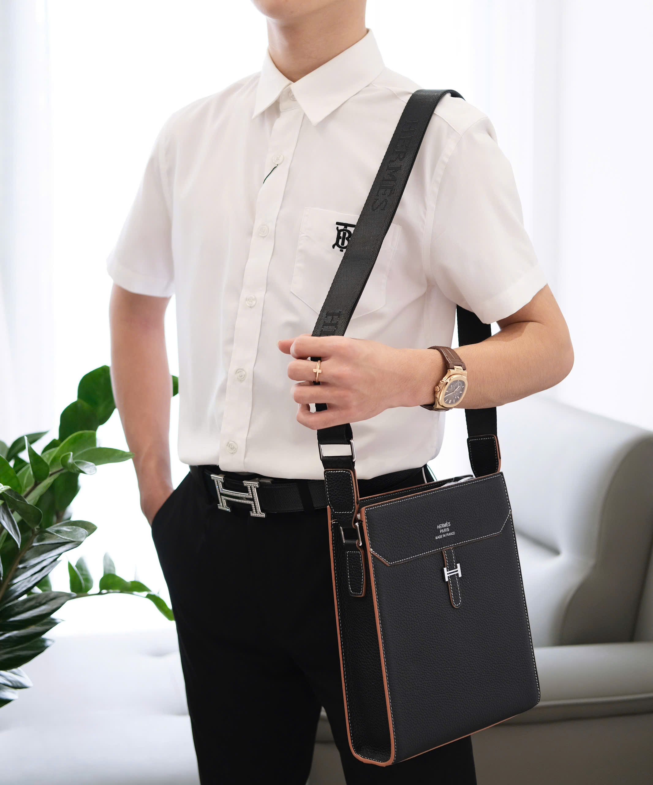 Túi đeo chéo Hermes Đen viền Nâu chỉ viền Trắng Like Auth 28x24x7 DDT