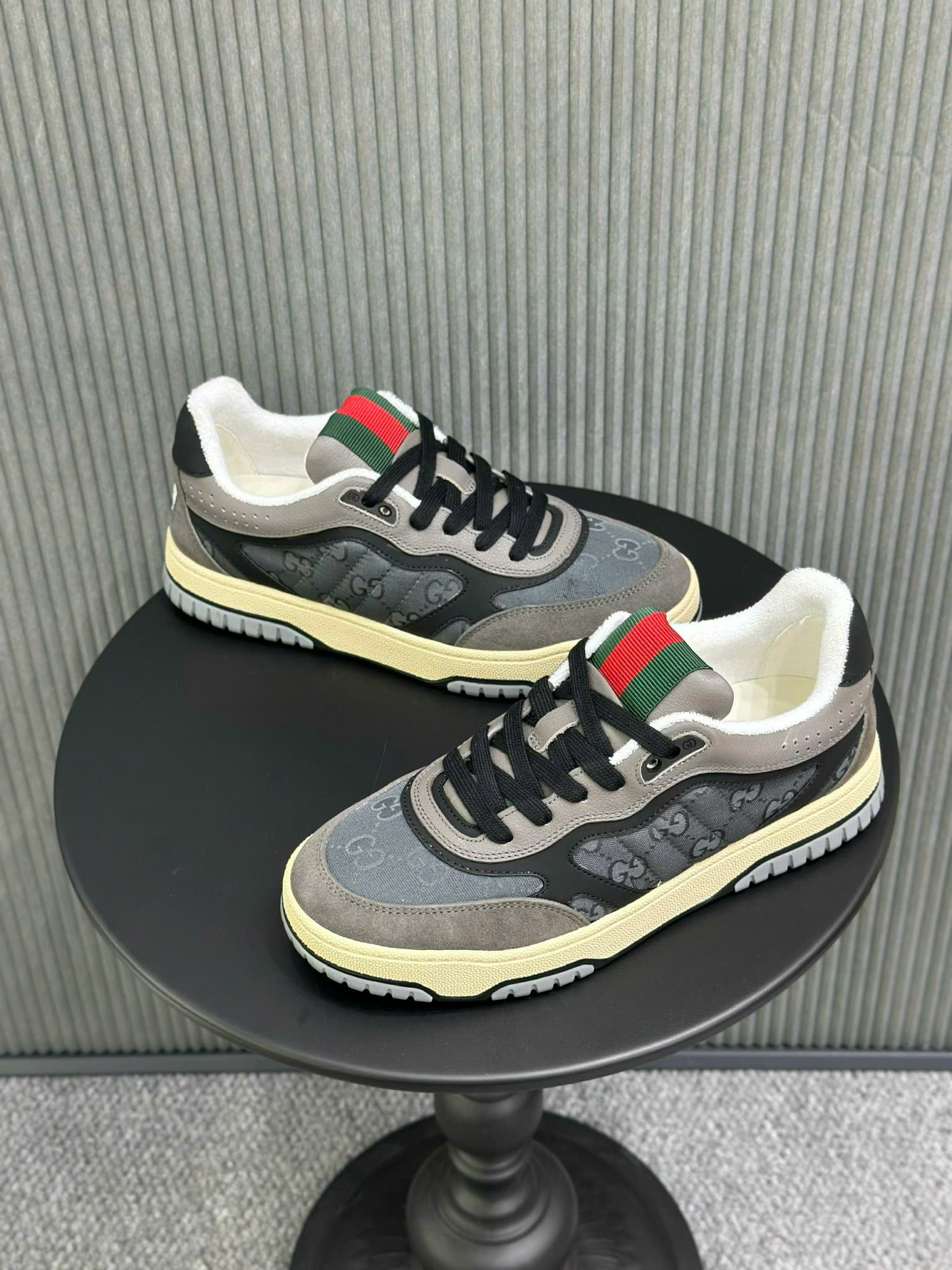 Giày sneaker Gucci GC 1323 Xám pha da lộn Like Auth 39-42 VTN