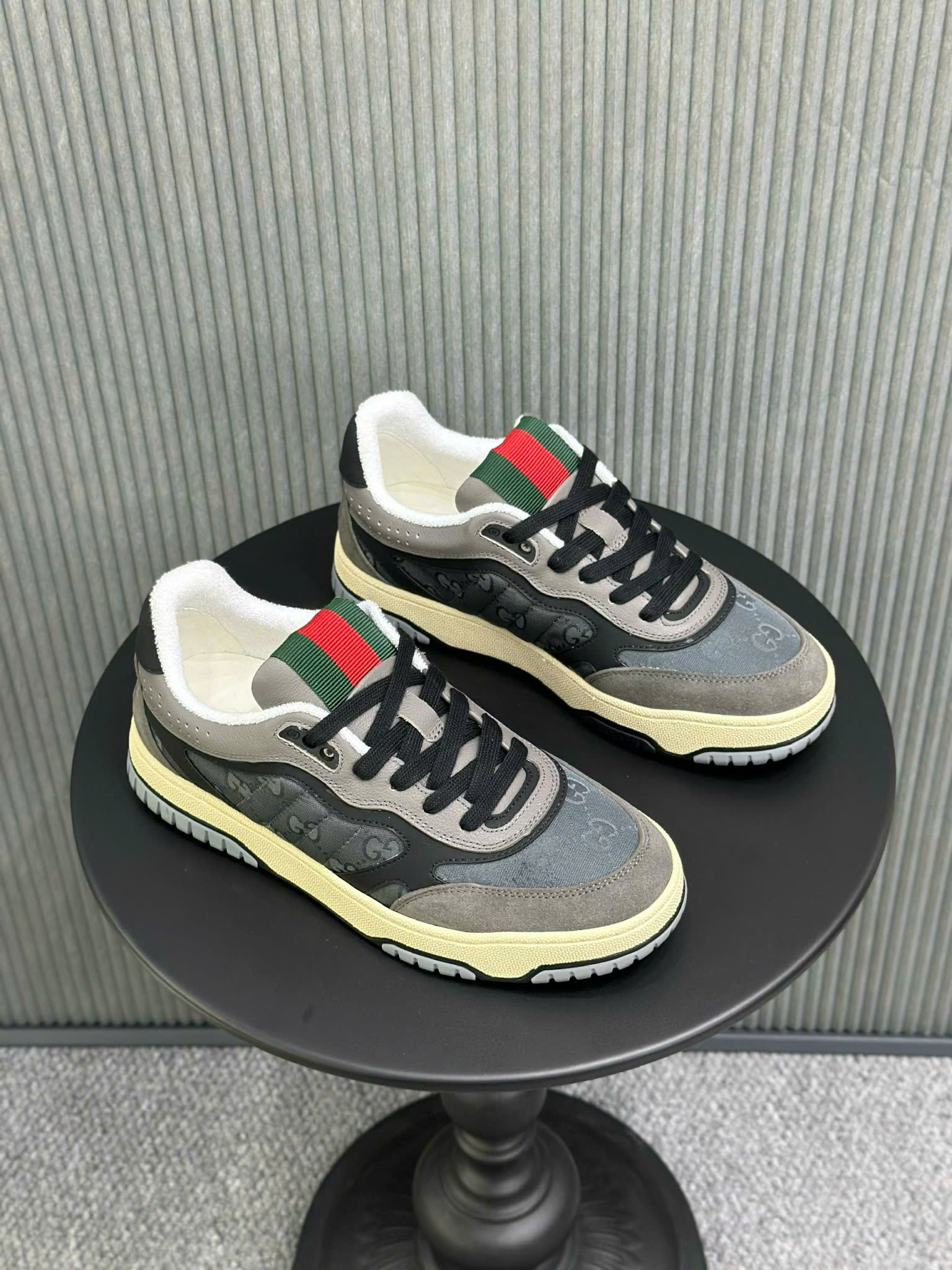 Giày sneaker Gucci GC 1323 Xám pha da lộn Like Auth 39-42 VTN