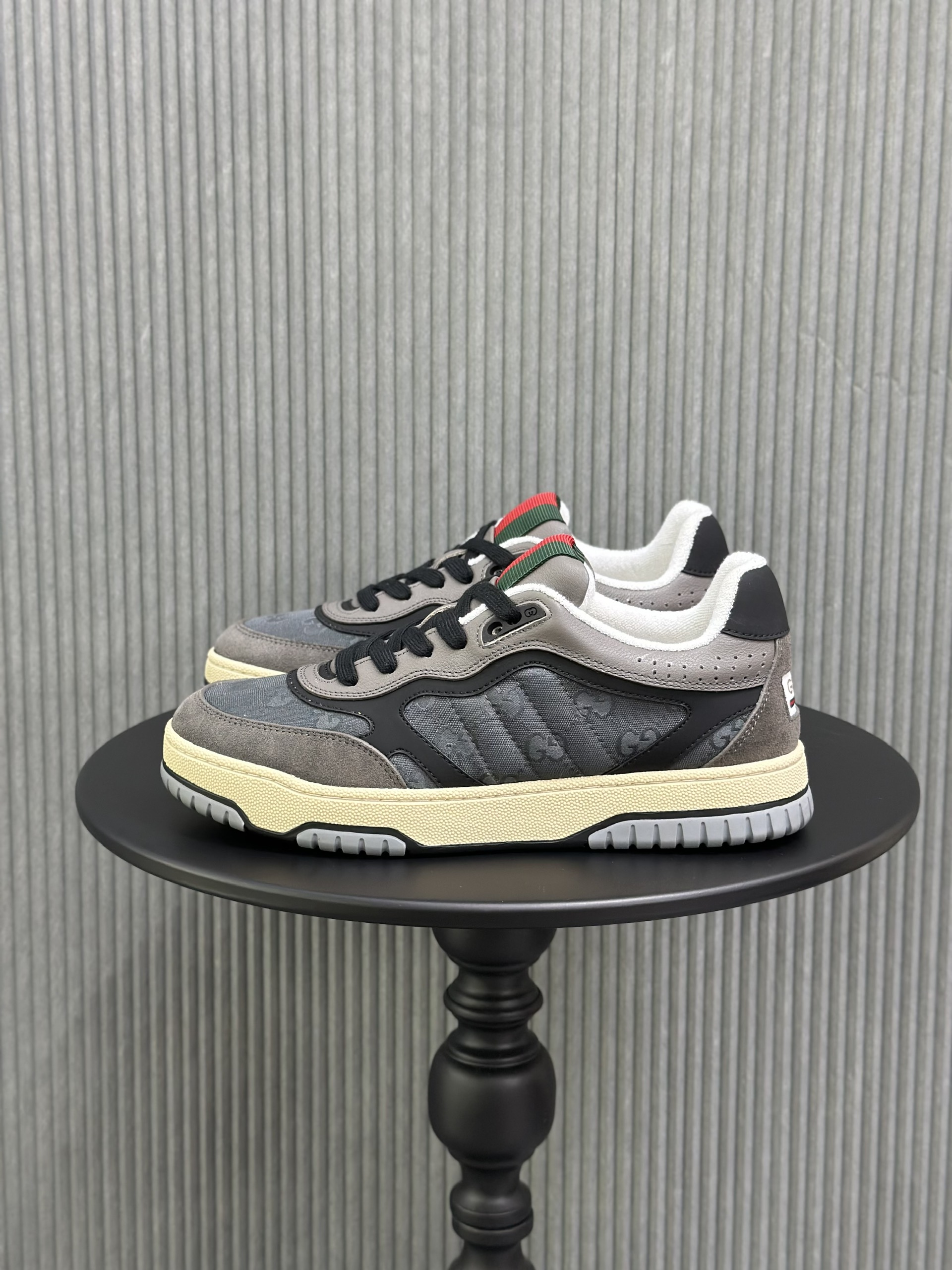 Giày sneaker Gucci GC 1323 Xám pha da lộn Like Auth 39-42 VTN