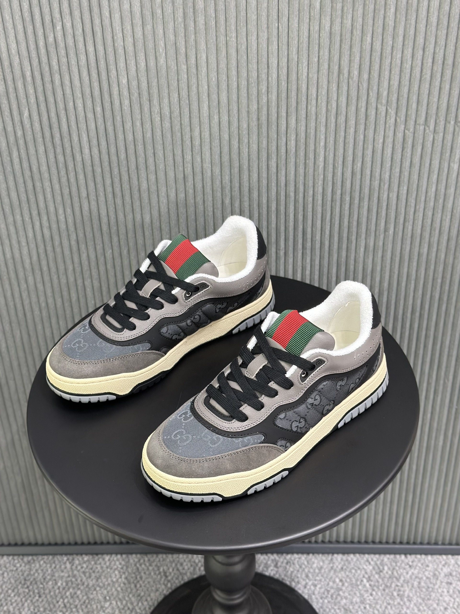 Giày sneaker Gucci GC 1323 Xám pha da lộn Like Auth 39-42 VTN