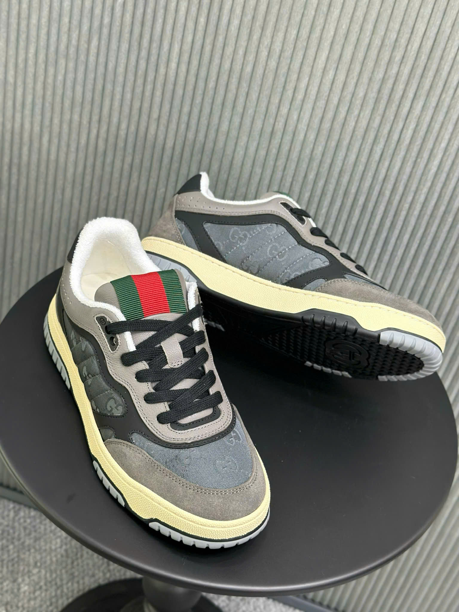 Giày sneaker Gucci GC 1323 Xám pha da lộn Like Auth 39-42 VTN