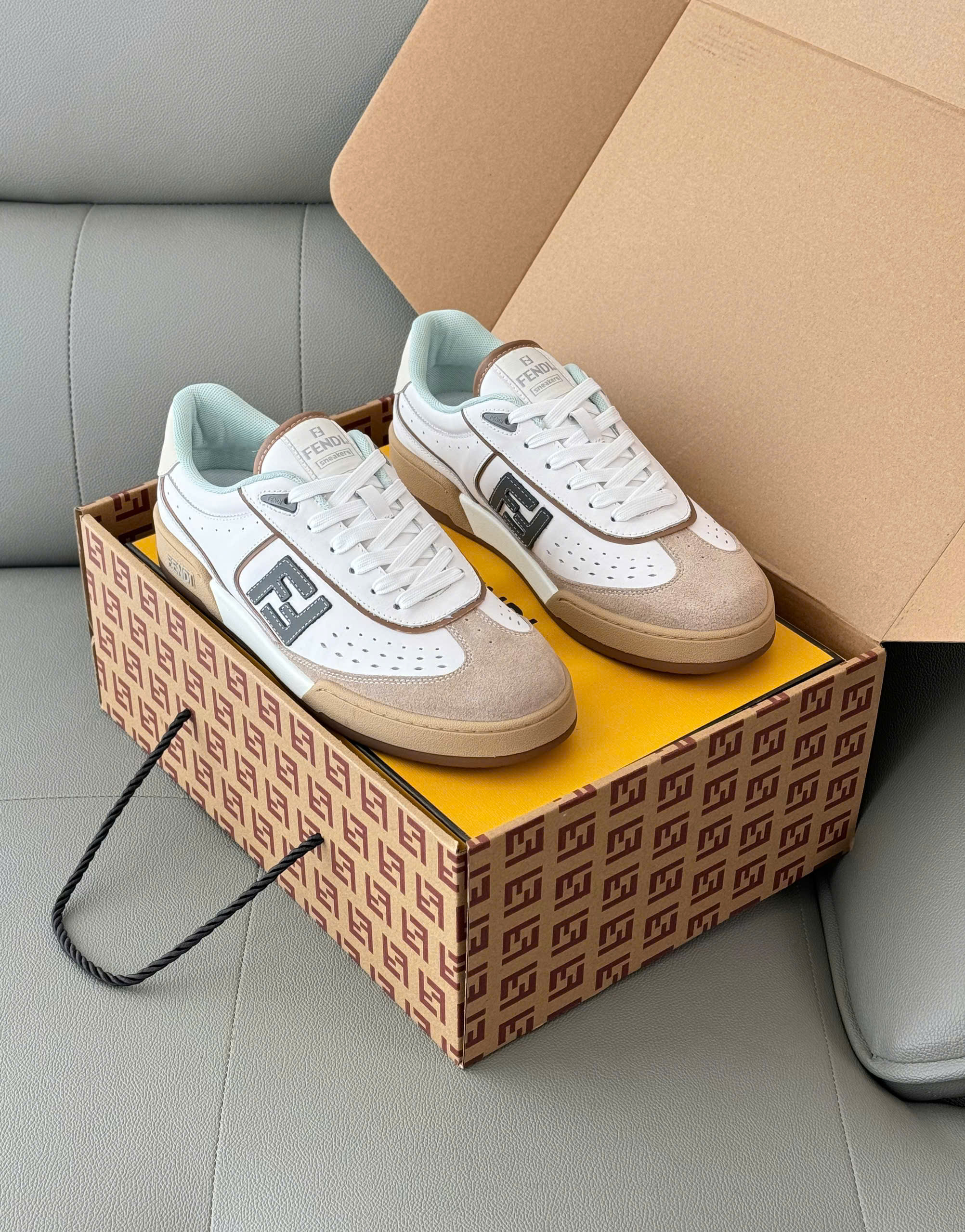 Giày sneaker Fendi Trắng phối viền Nâu Like Auth 38-43 DDT